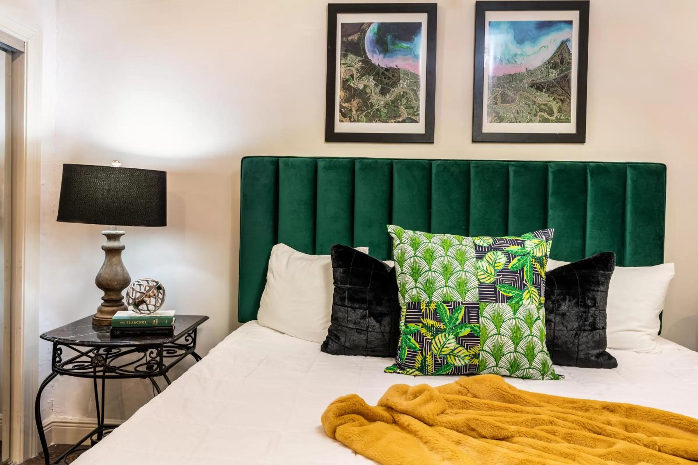 Bed in The Alexandre