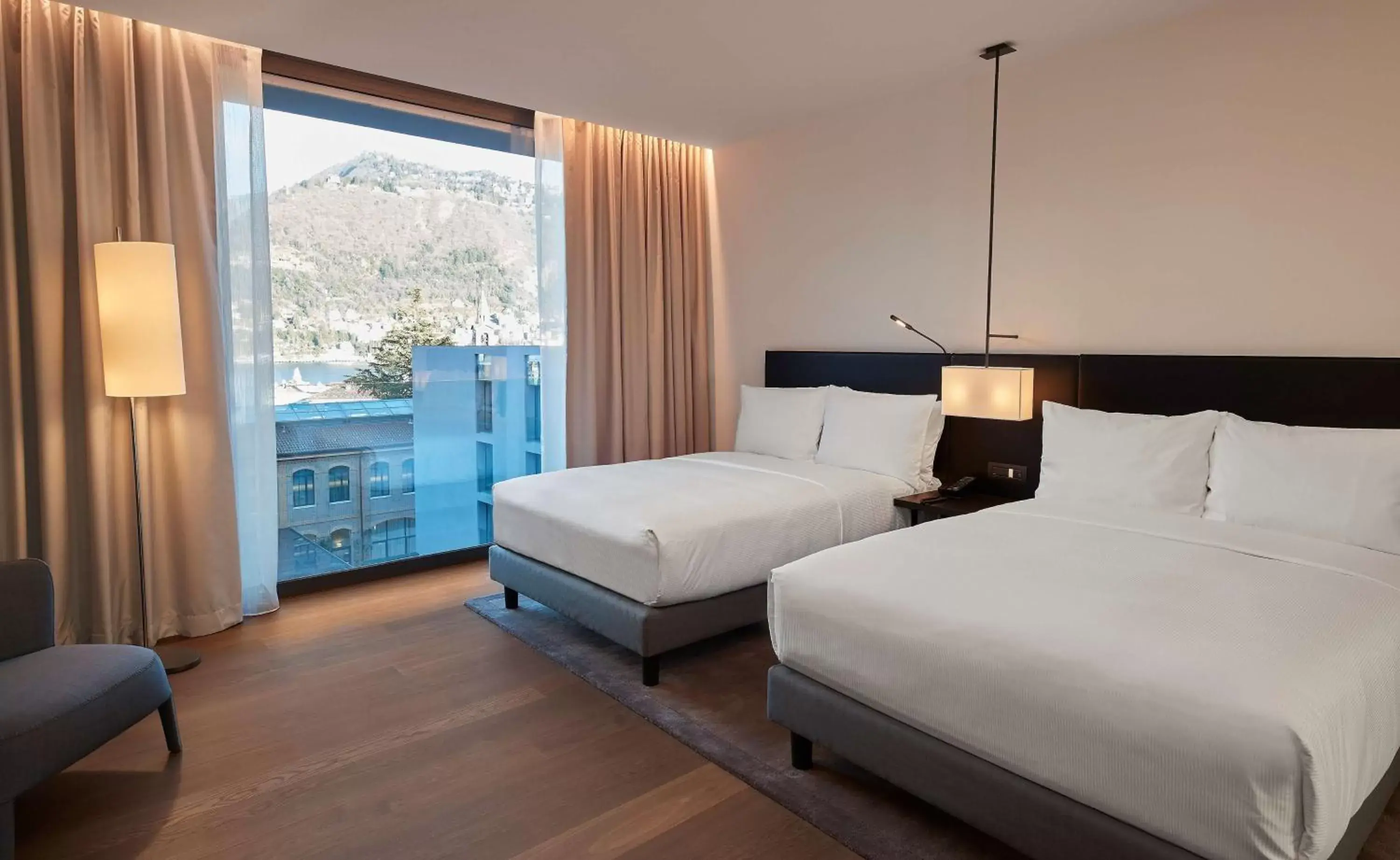 Bed in Hilton Lake Como