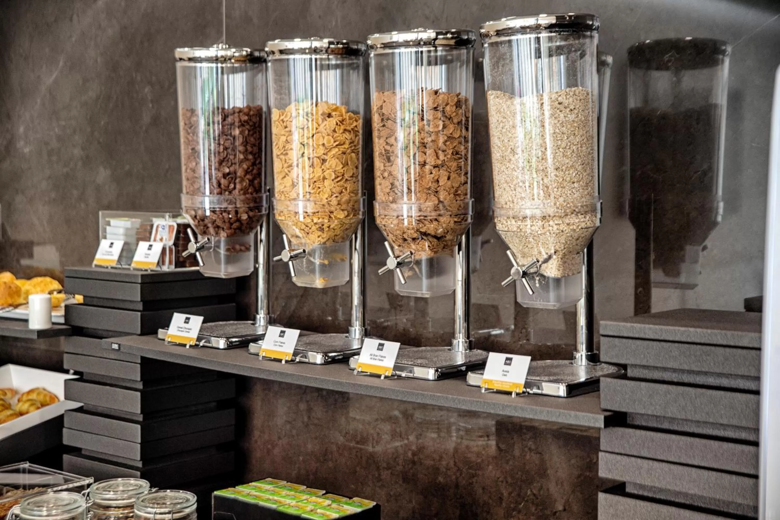 Food and drinks in ABC Hotel Porto - Boavista