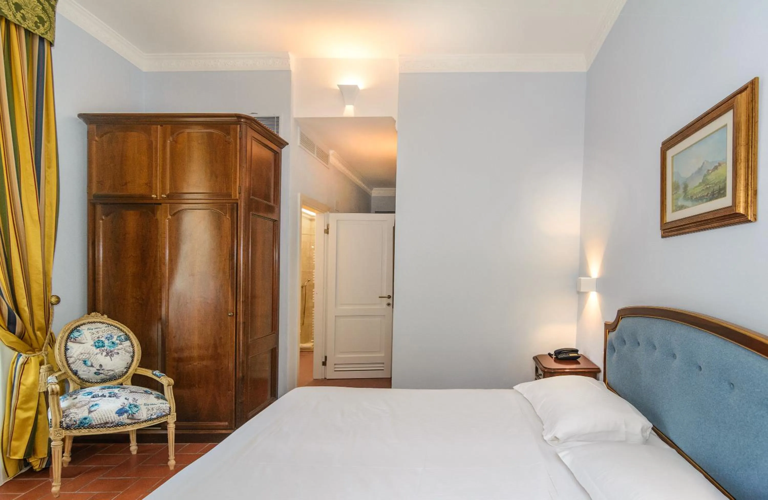 Photo of the whole room, Bed in Hotel Villa San Michele