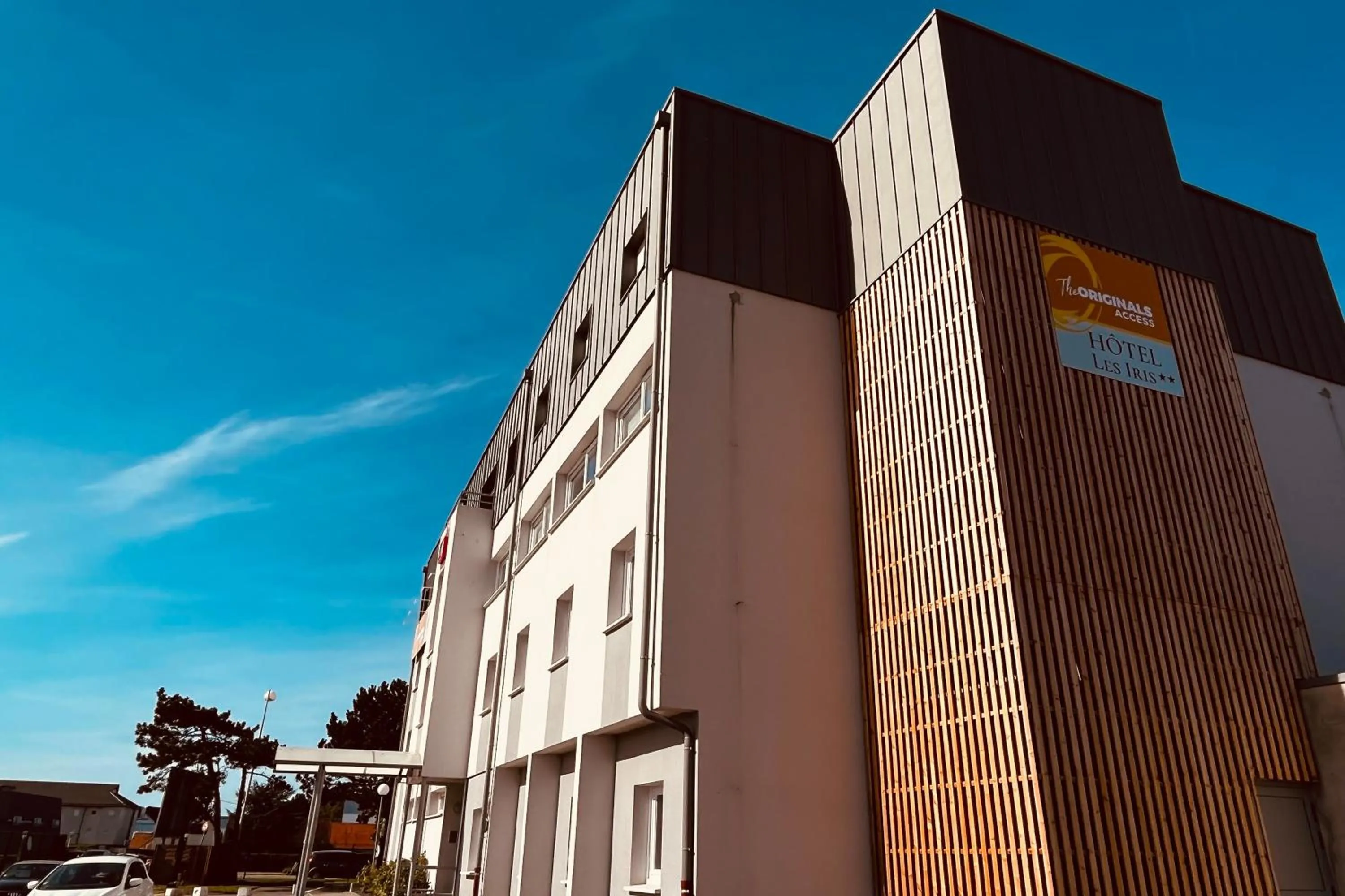 Property building in The Originals Access, Hôtel les Iris, Berck-sur-Mer