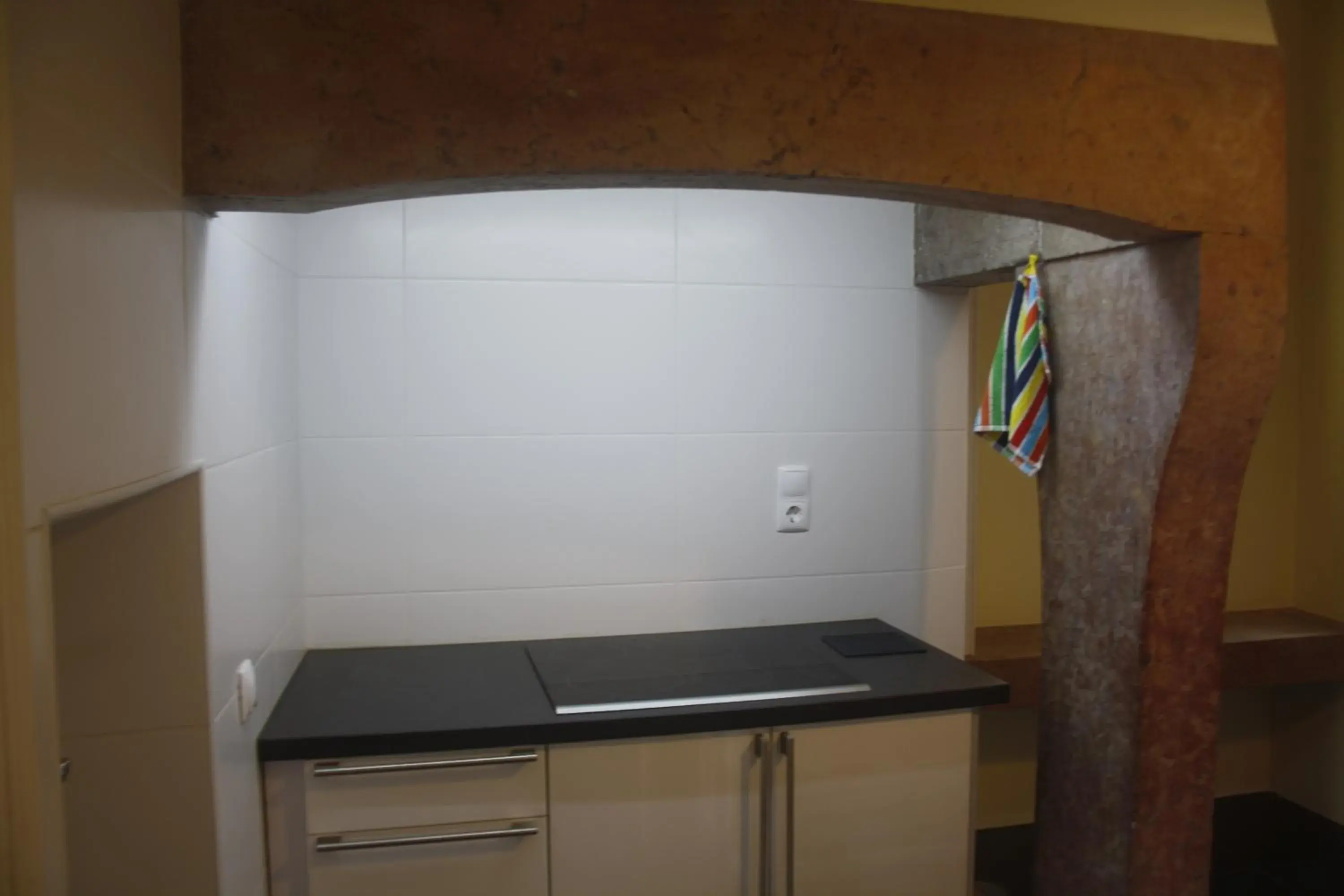 Communal kitchen, Bathroom in Hostel 402