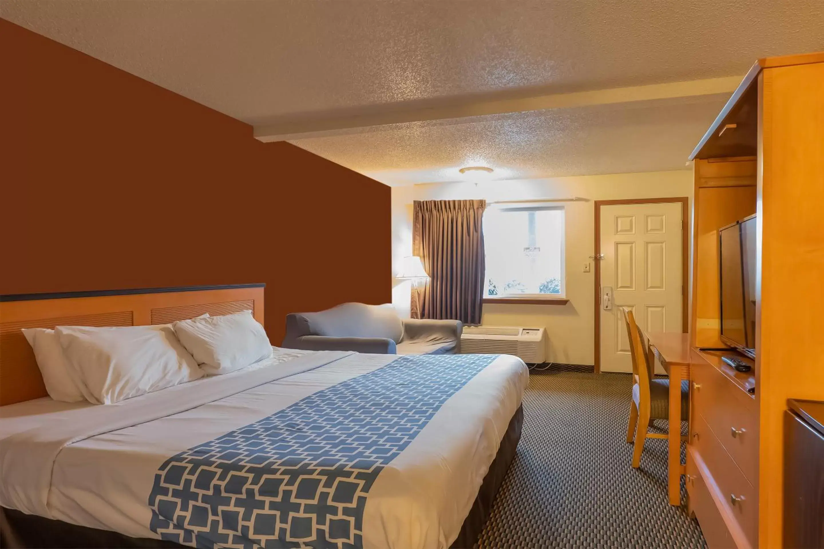 Bedroom in OYO Hotel Chehalis I-5 South