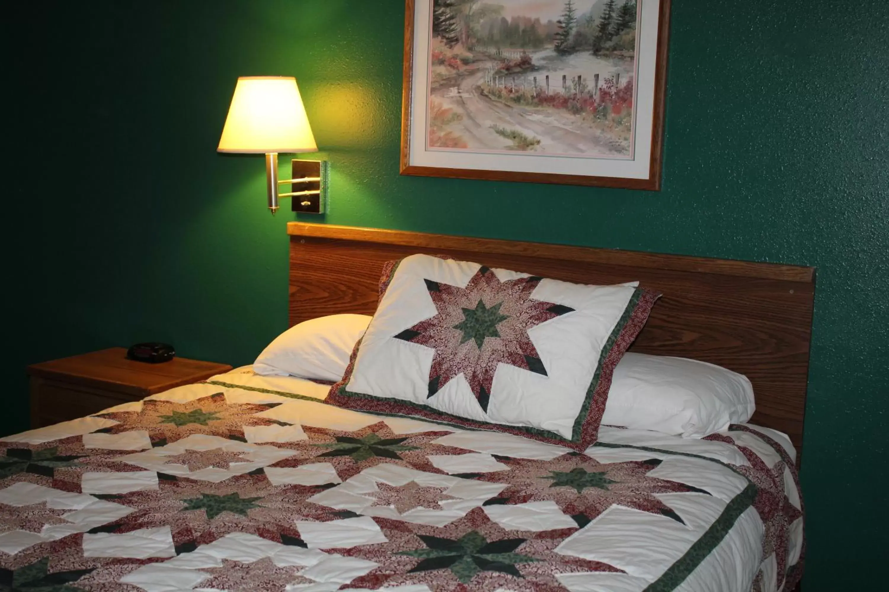 Bedroom, Bed in Rodeway Inn Gateway to Medora T-Roosevelt & Makoshika State Park