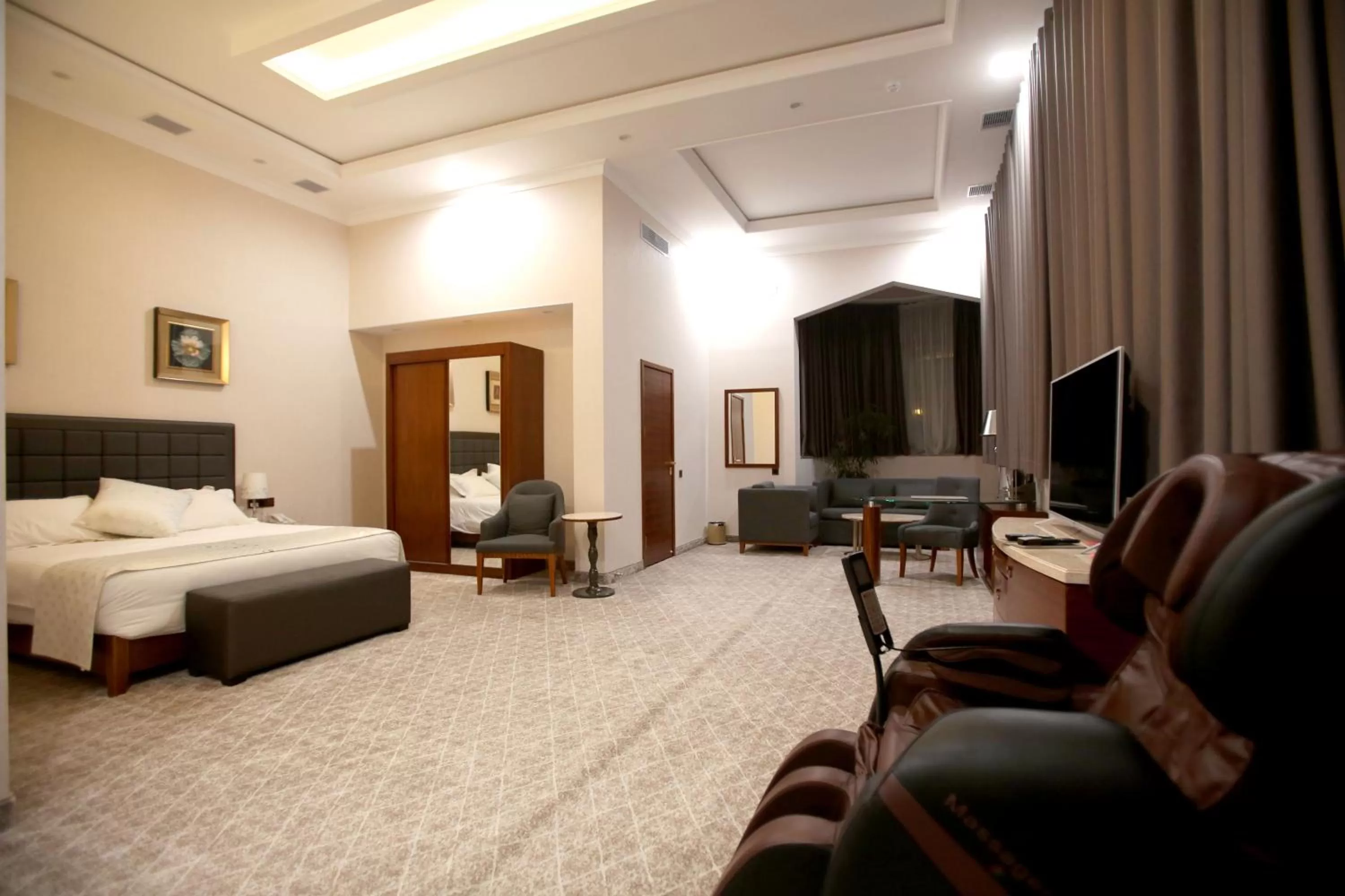 Bed in Parliament Palace Hotel