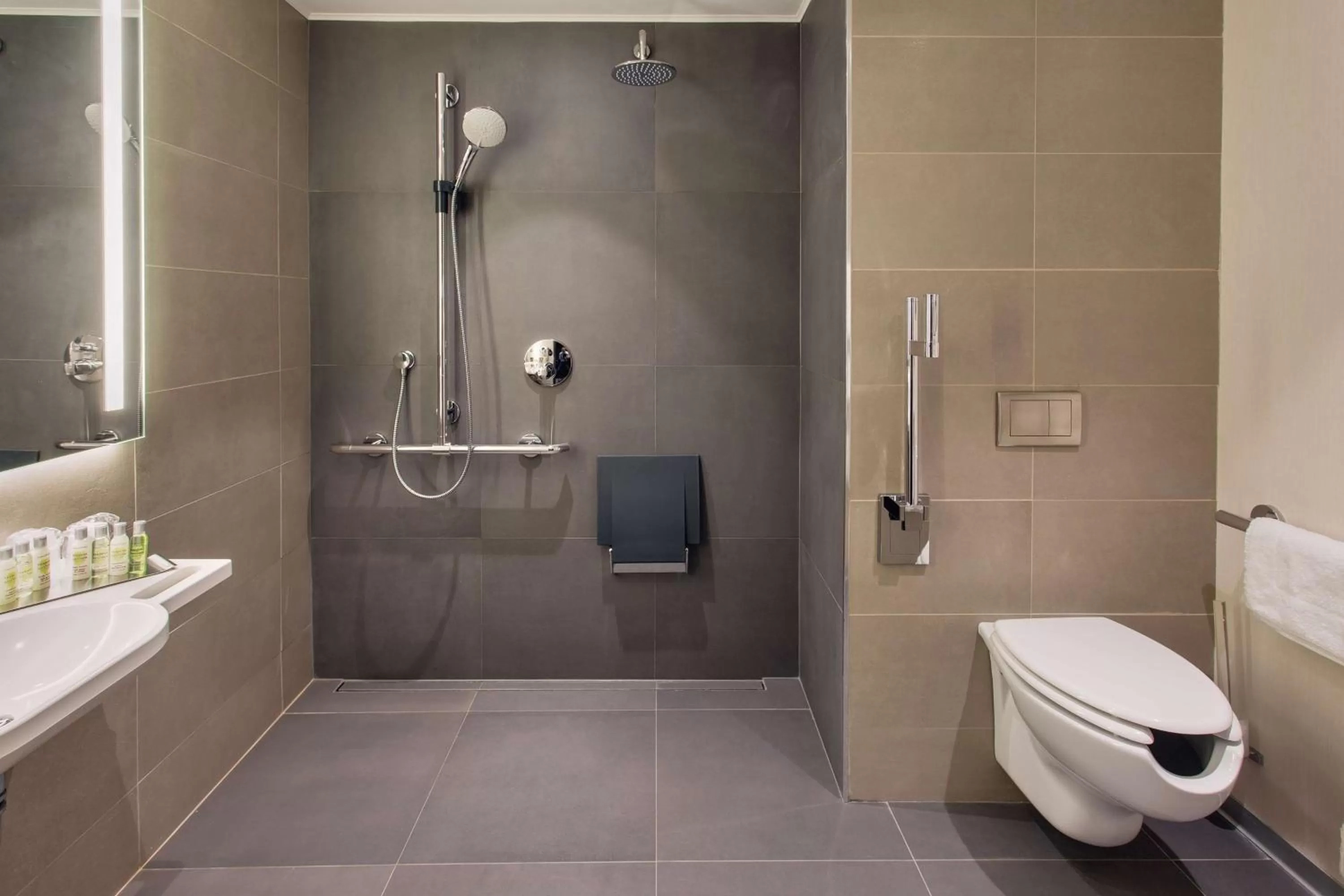 Bathroom in DoubleTree by Hilton Hotel Cluj - City Plaza
