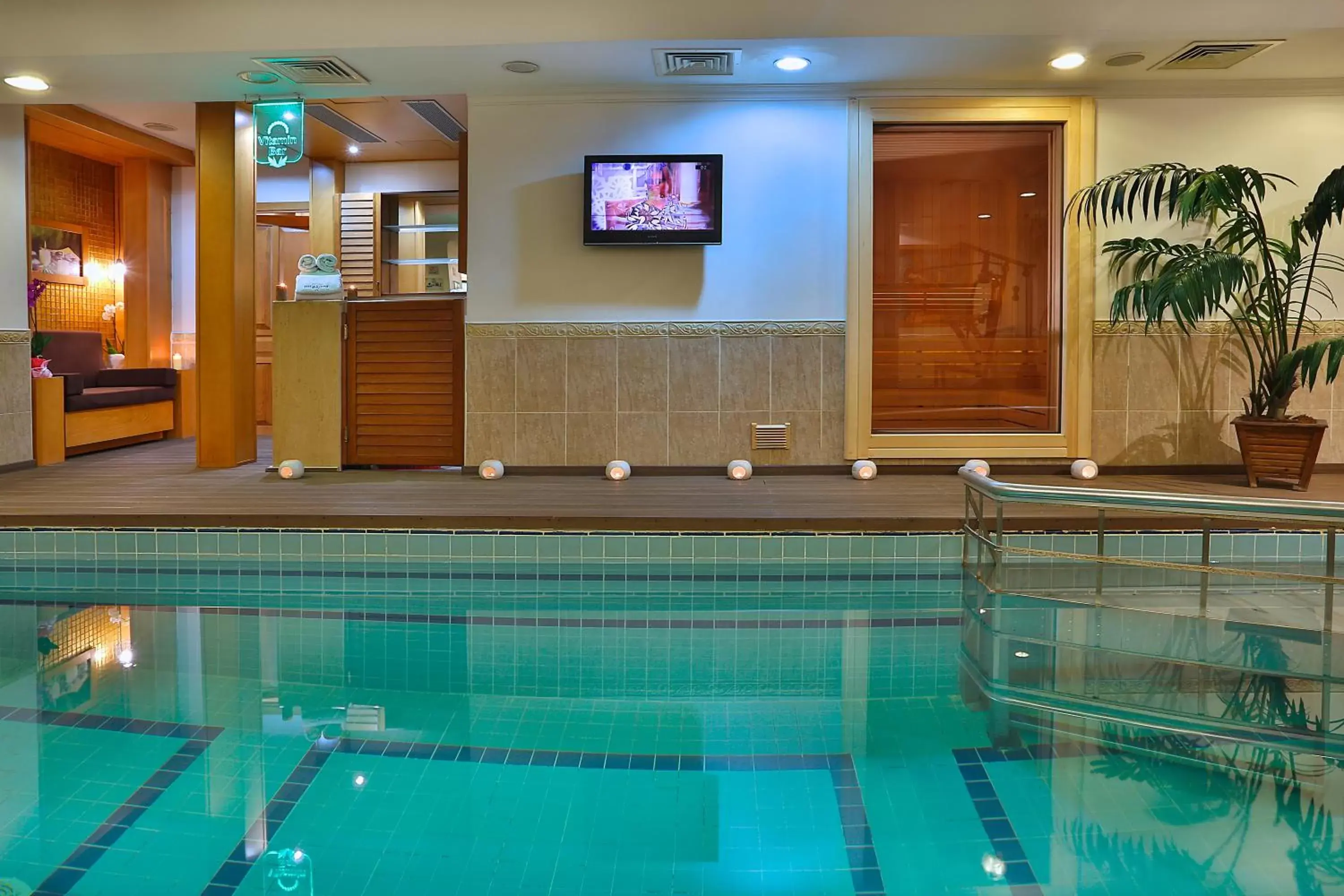 Swimming Pool in Grand Hilarium Hotel