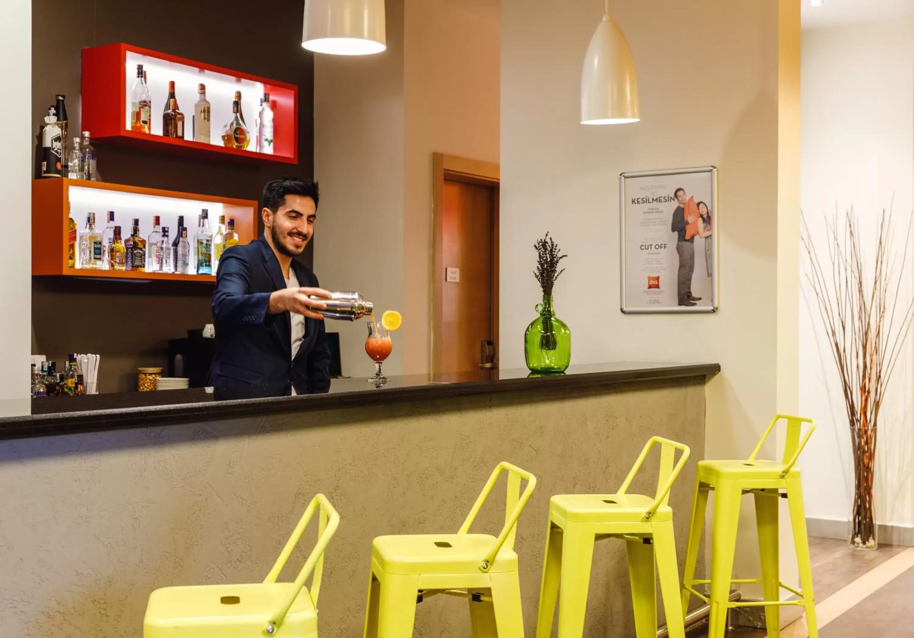 Lounge or bar in Ibis Istanbul Esenyurt