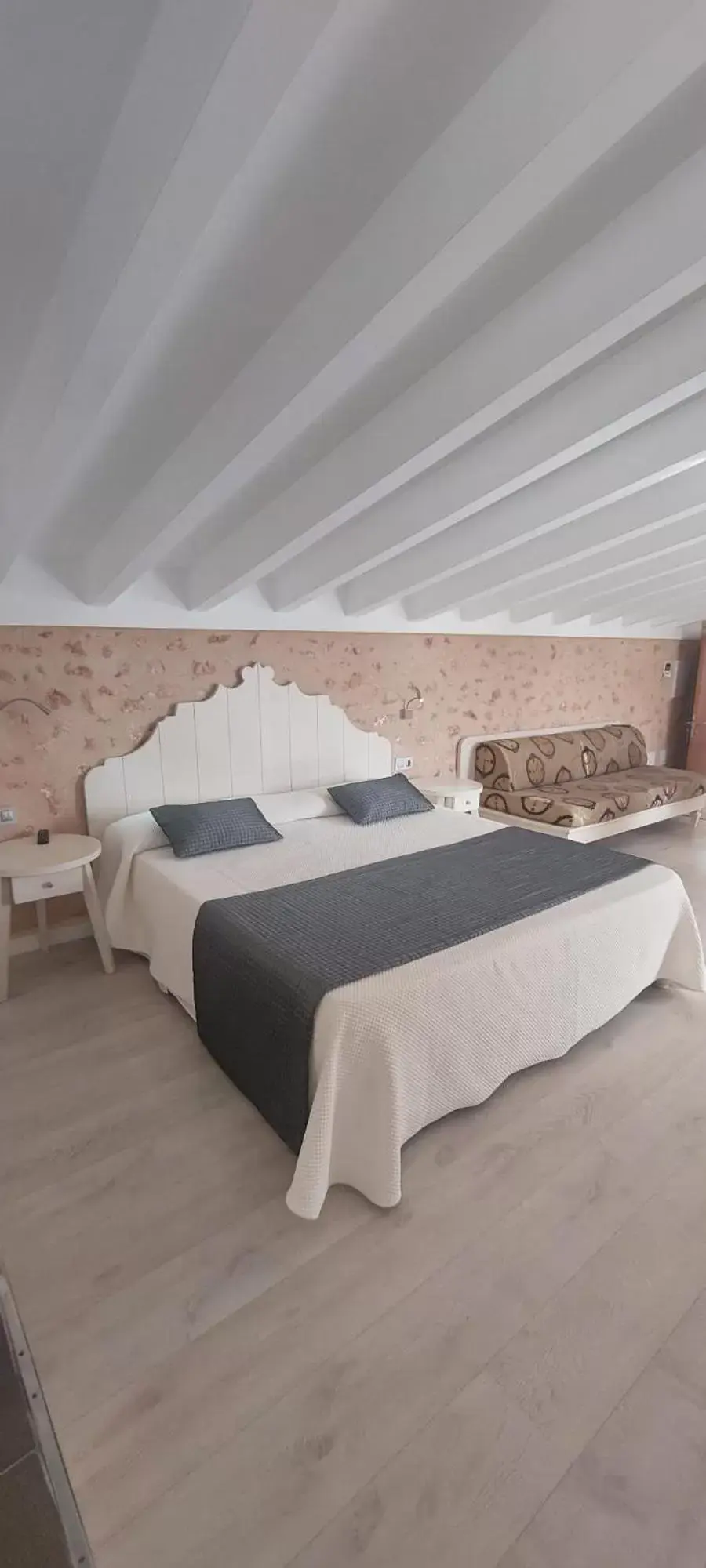 Bed in Bennoc Petit Hotel