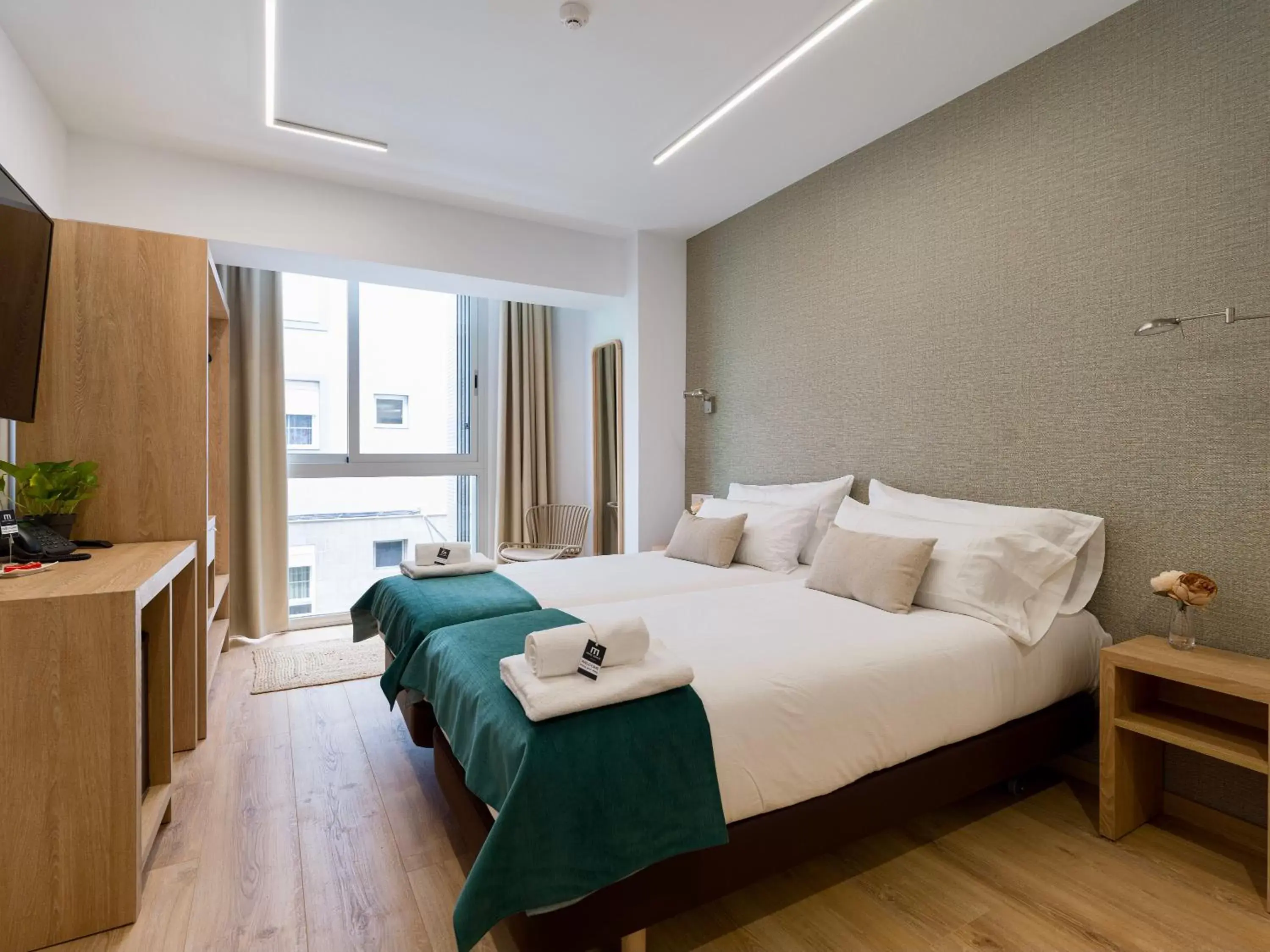 Deluxe Double or Twin Room in Hotel Emeté Las Canteras Deluxe Double or Twin Room in Hotel Emeté Las Canteras