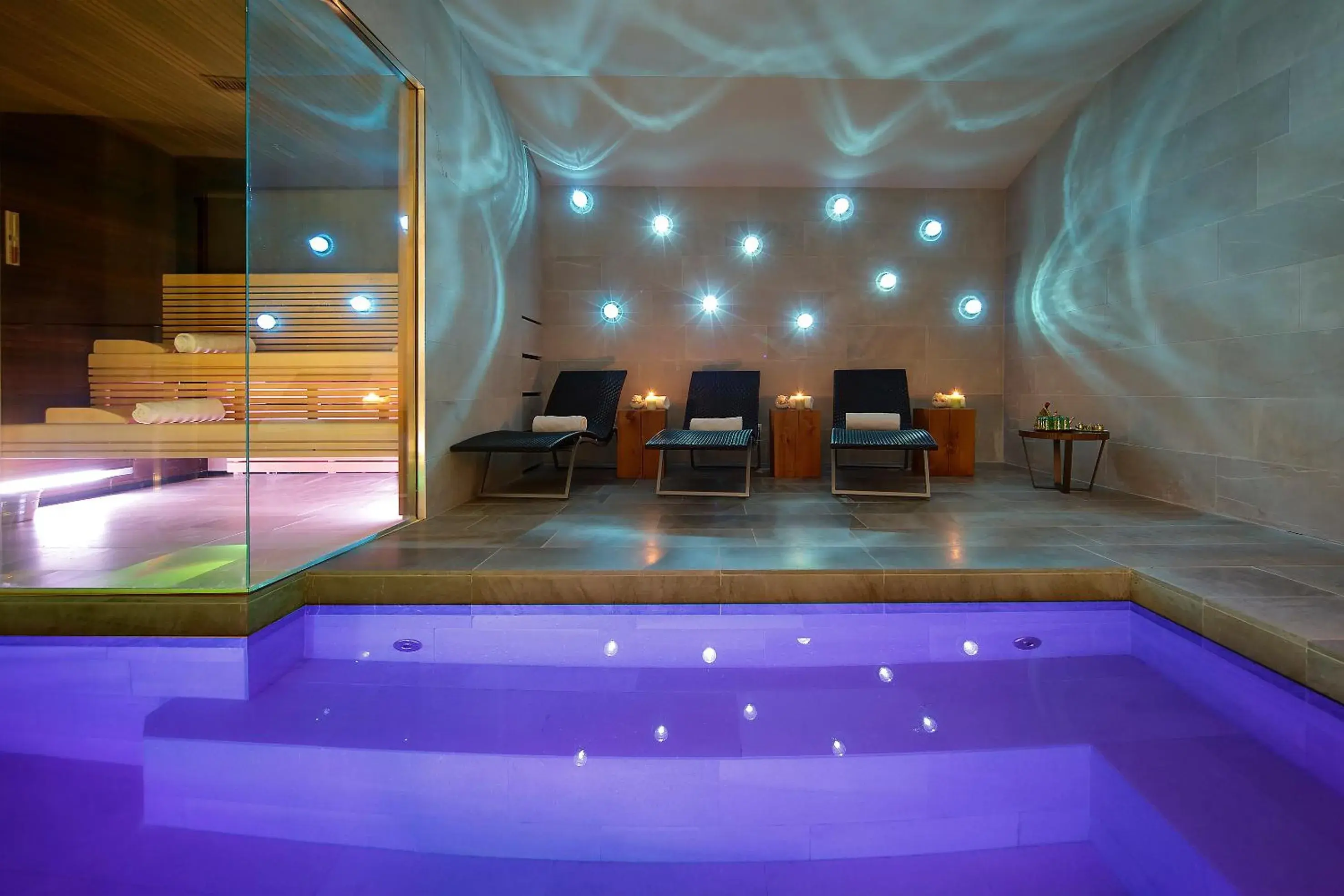 Sauna, Swimming Pool in Grand Hotel Campione