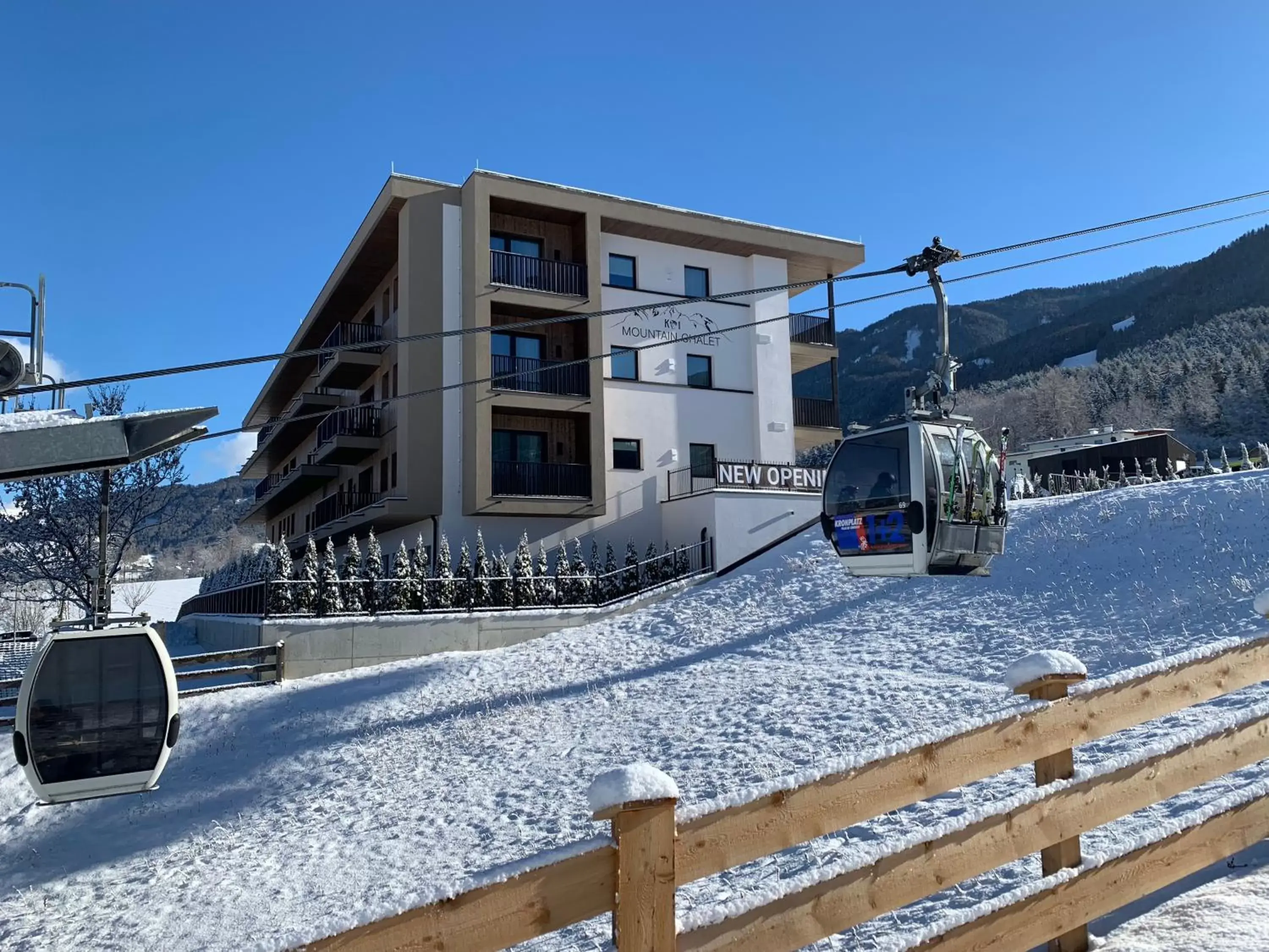 Facade/entrance, Winter in K1 Mountain Chalet - Luxury Apartements