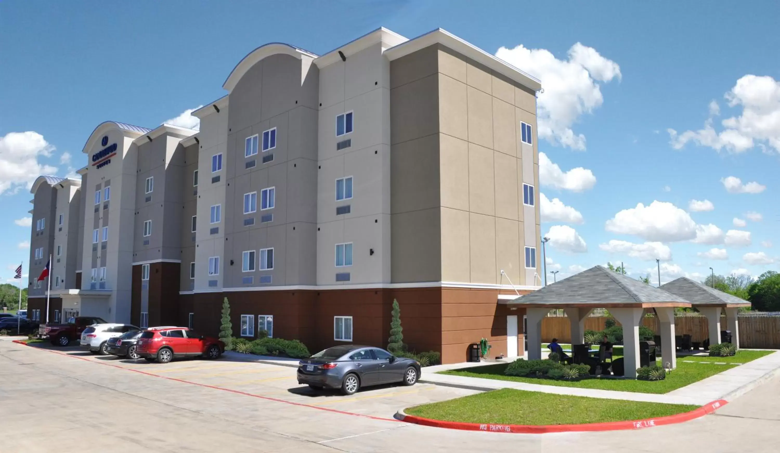 Property Building in Candlewood Suites Bay City, an IHG Hotel