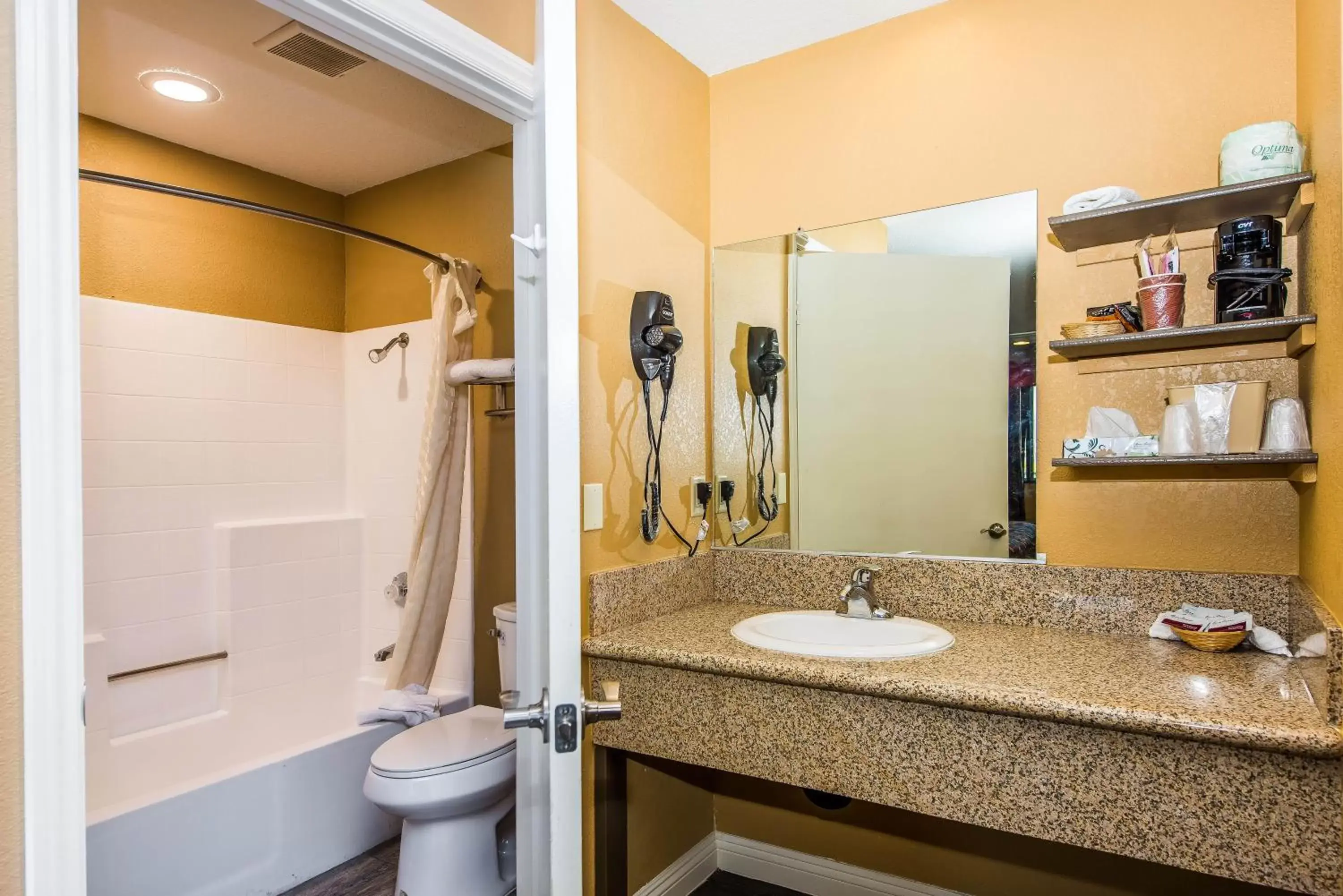 Shower, Bathroom in Budget Inn Anaheim / Santa Fe Springs