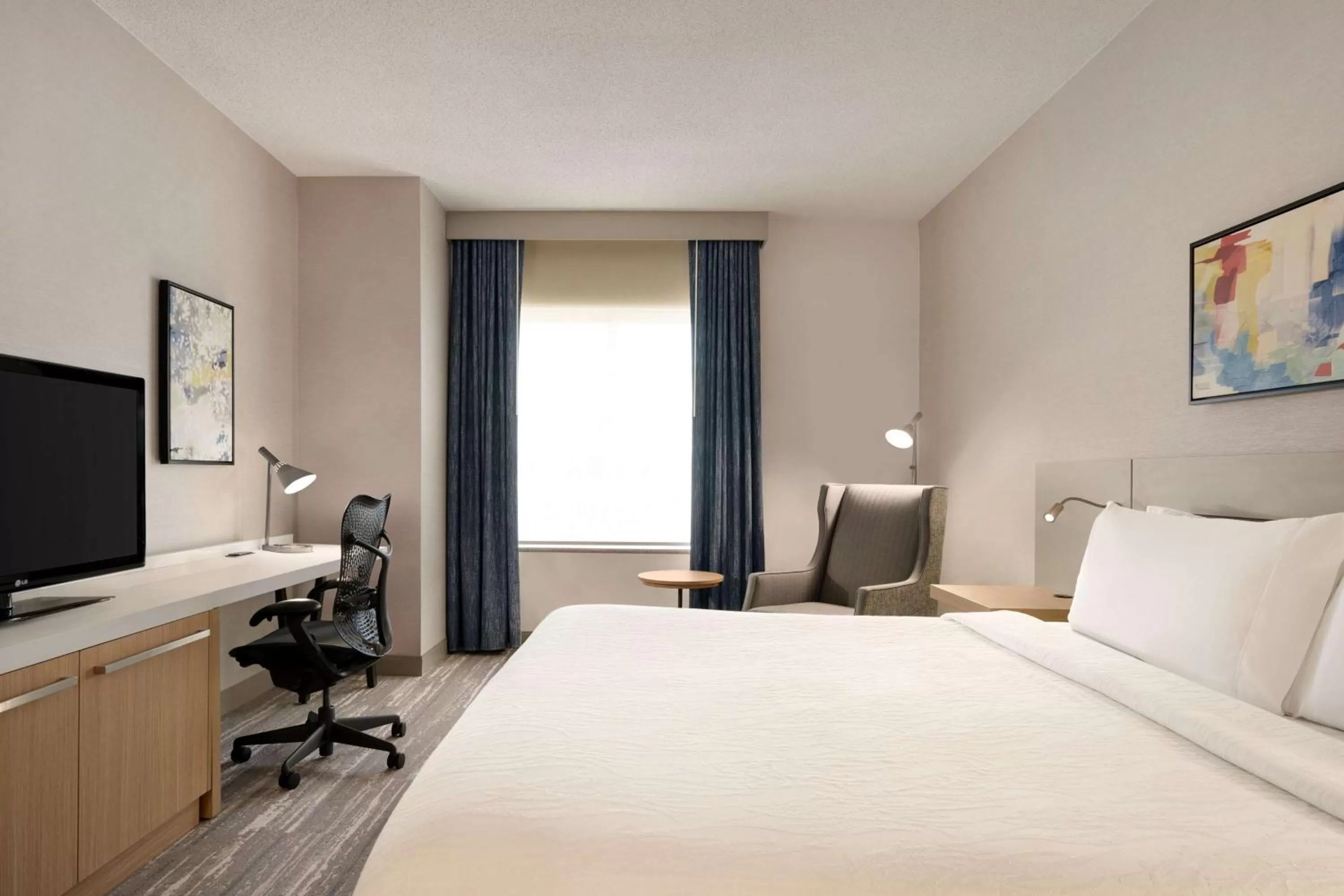 Bedroom, Bed in Hilton Garden Inn Tysons Corner