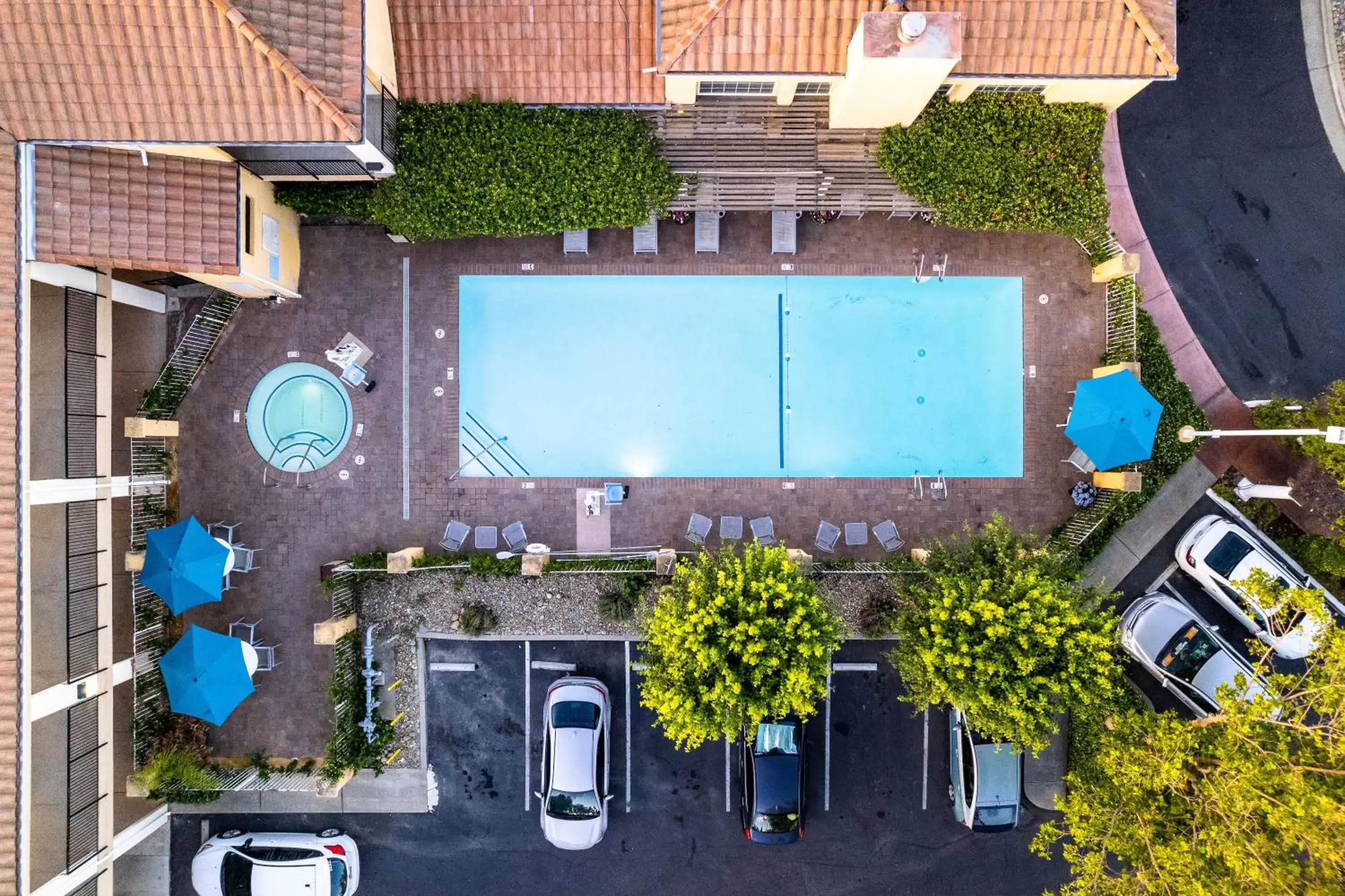 Bird's eye view, Pool View in Best Western Plus Dixon Davis