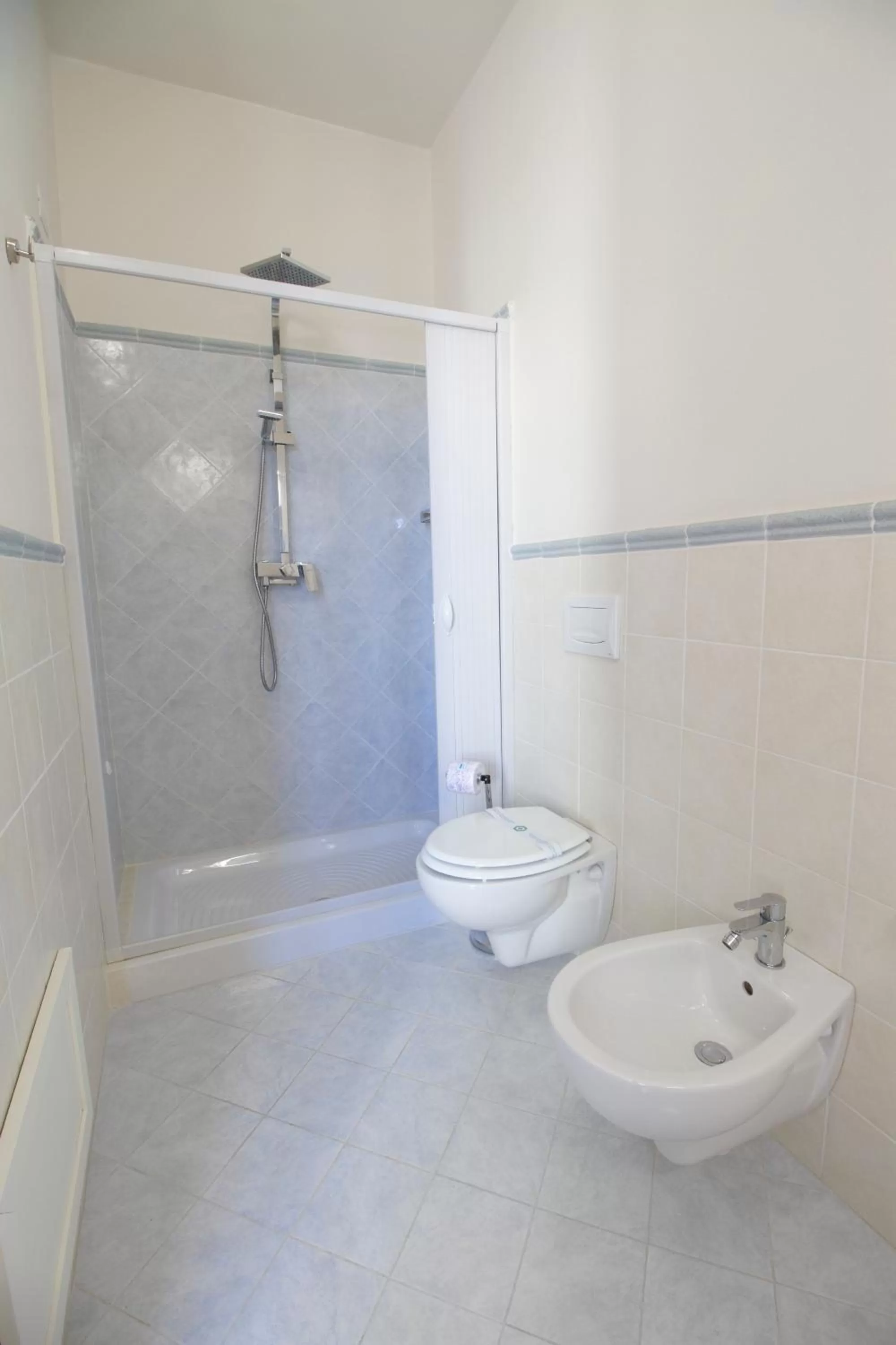 Shower in Guest House Capitan Libeccio