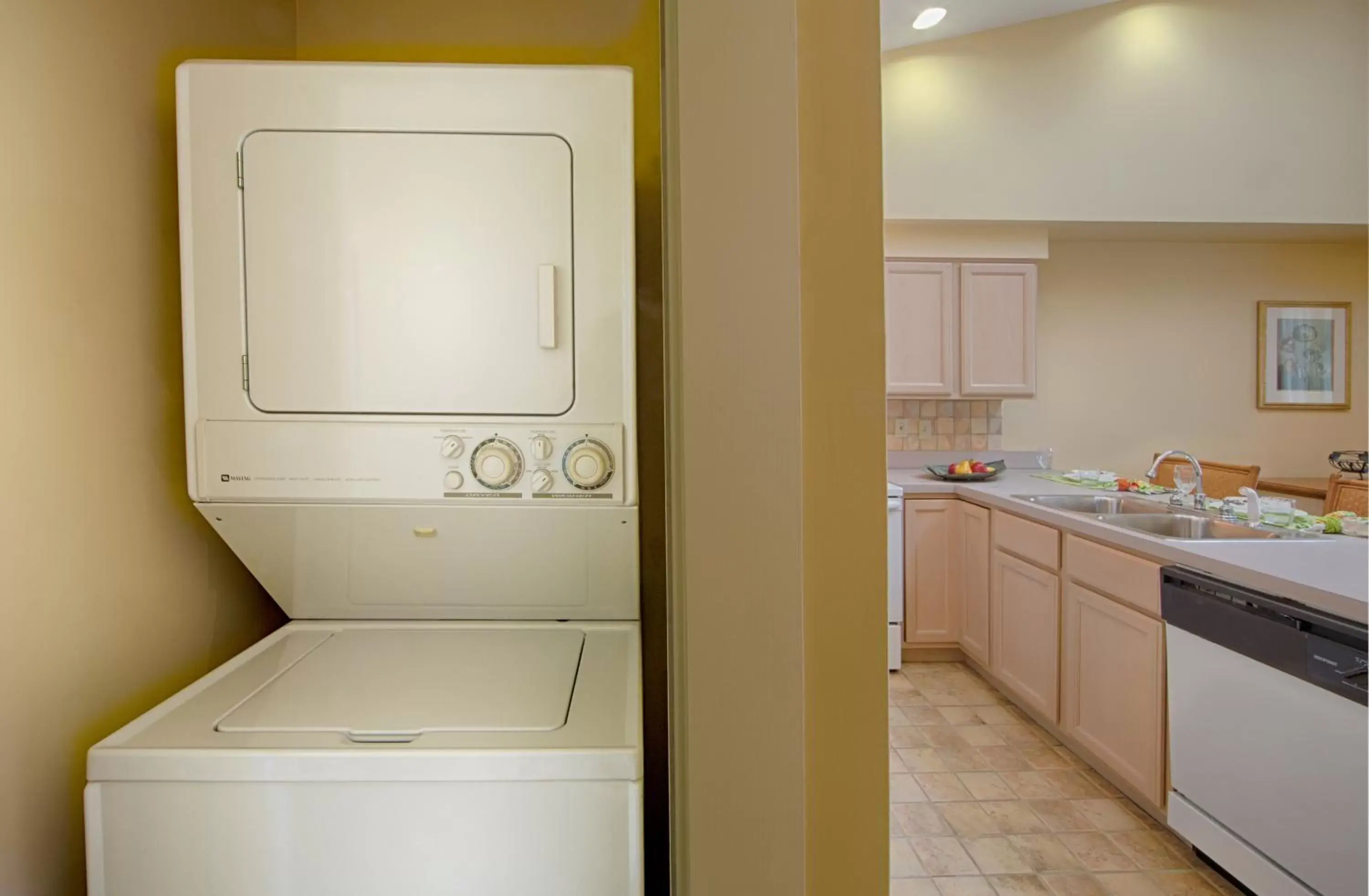 Kitchen or kitchenette, Bathroom in Turtle Cay Resort