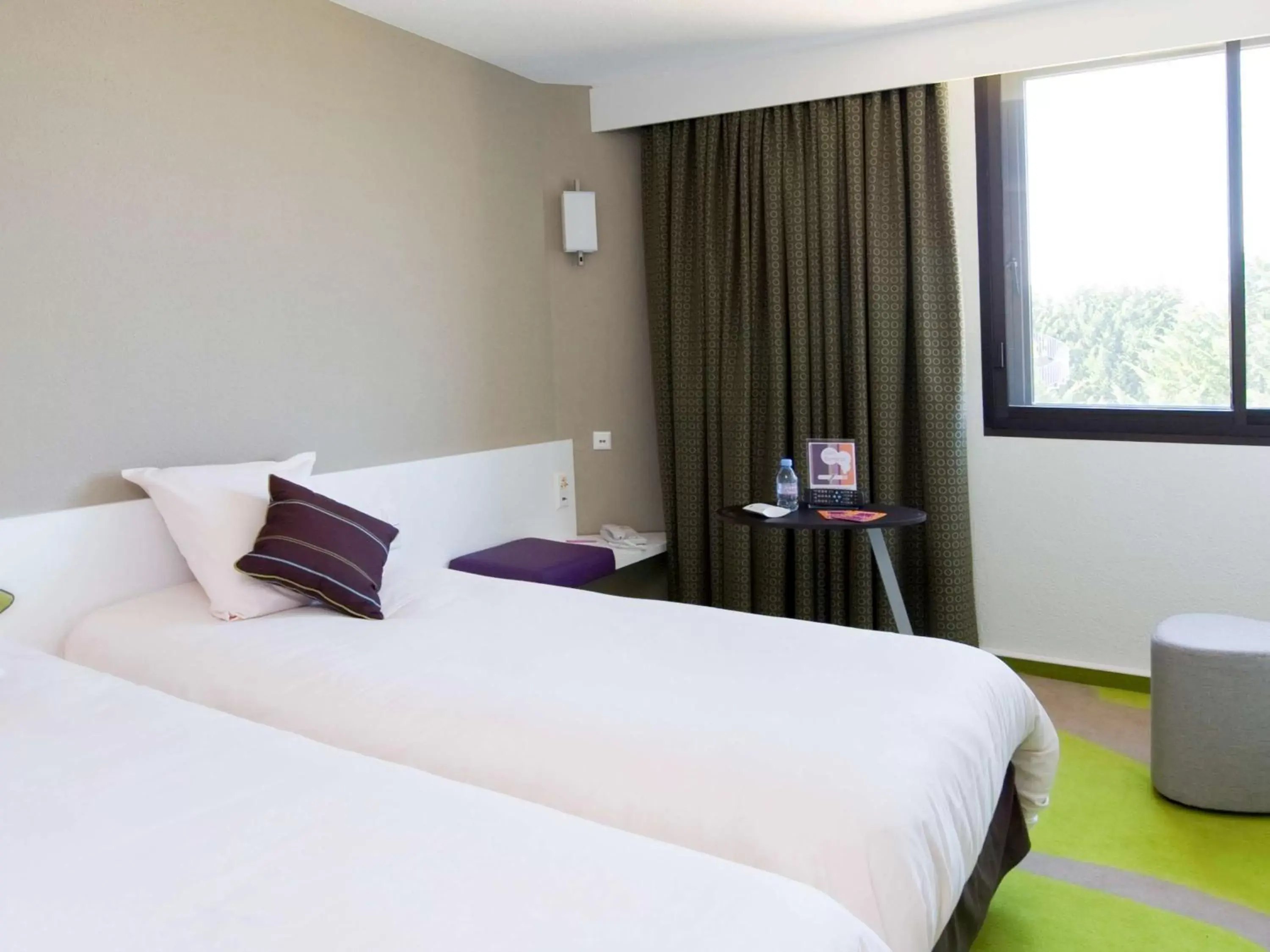 Photo of the whole room, Bed in ibis Styles Bordeaux Aéroport