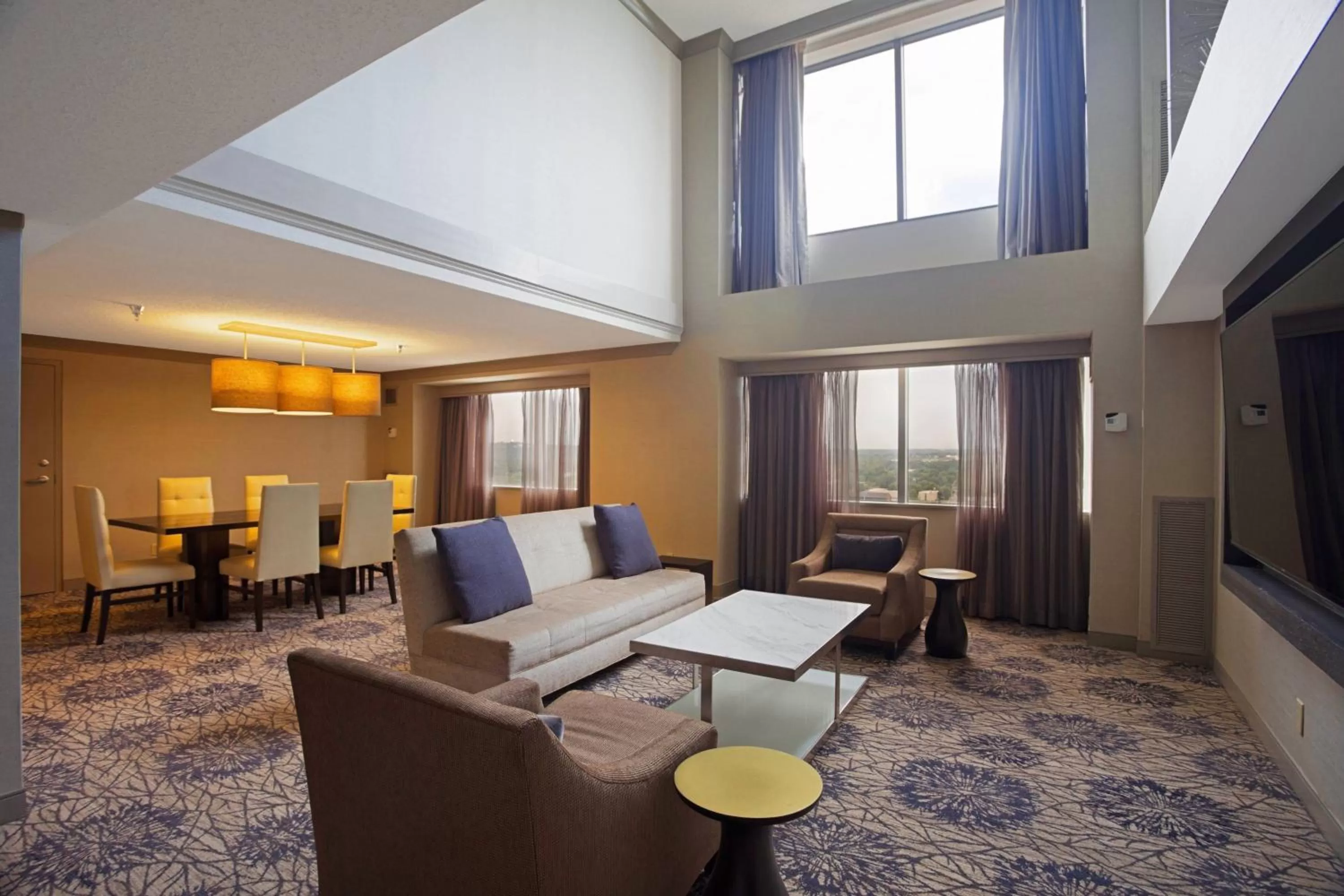 Living room in Little Rock Marriott