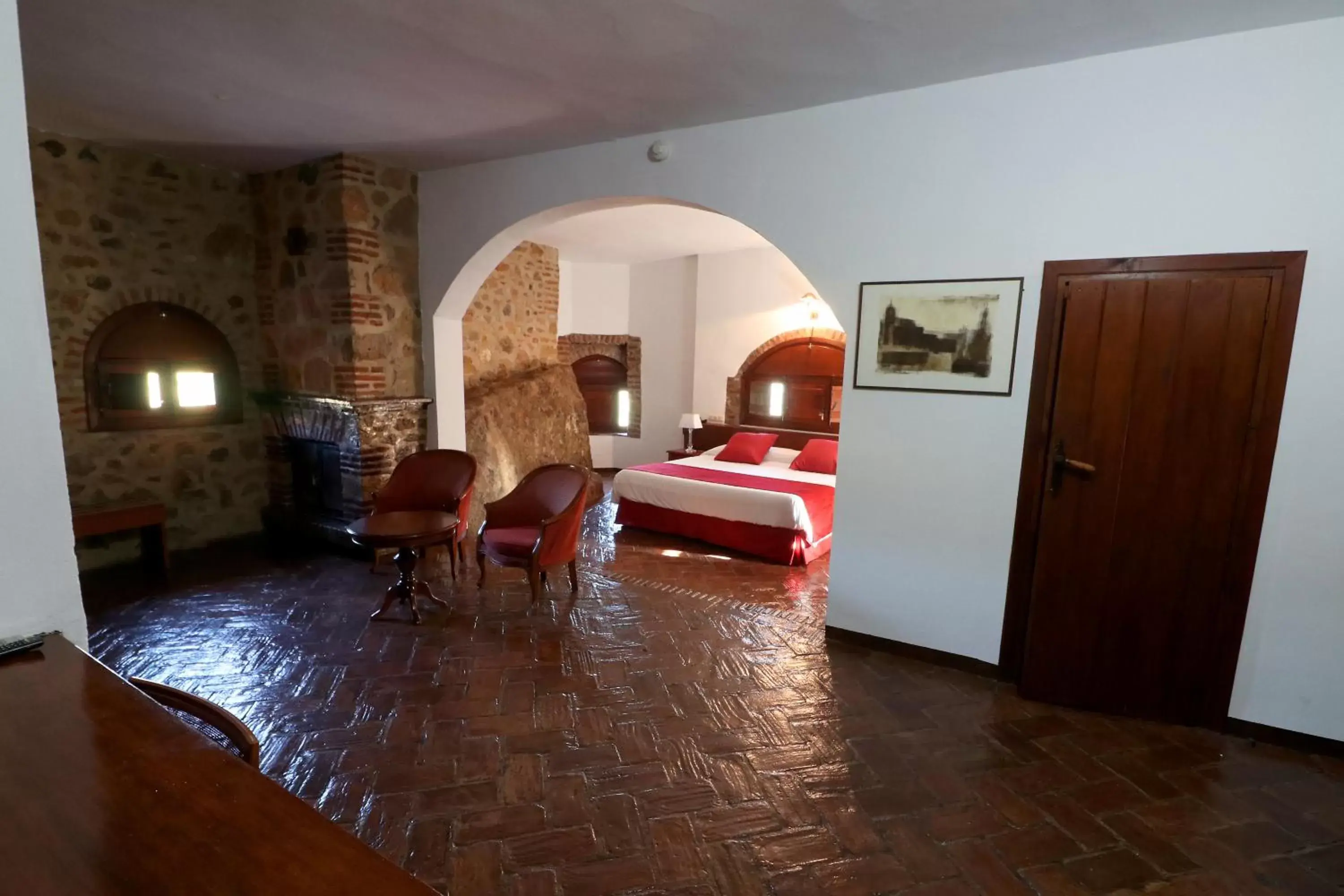 Photo of the whole room, Seating Area in Hotel Monasterio de Rocamador