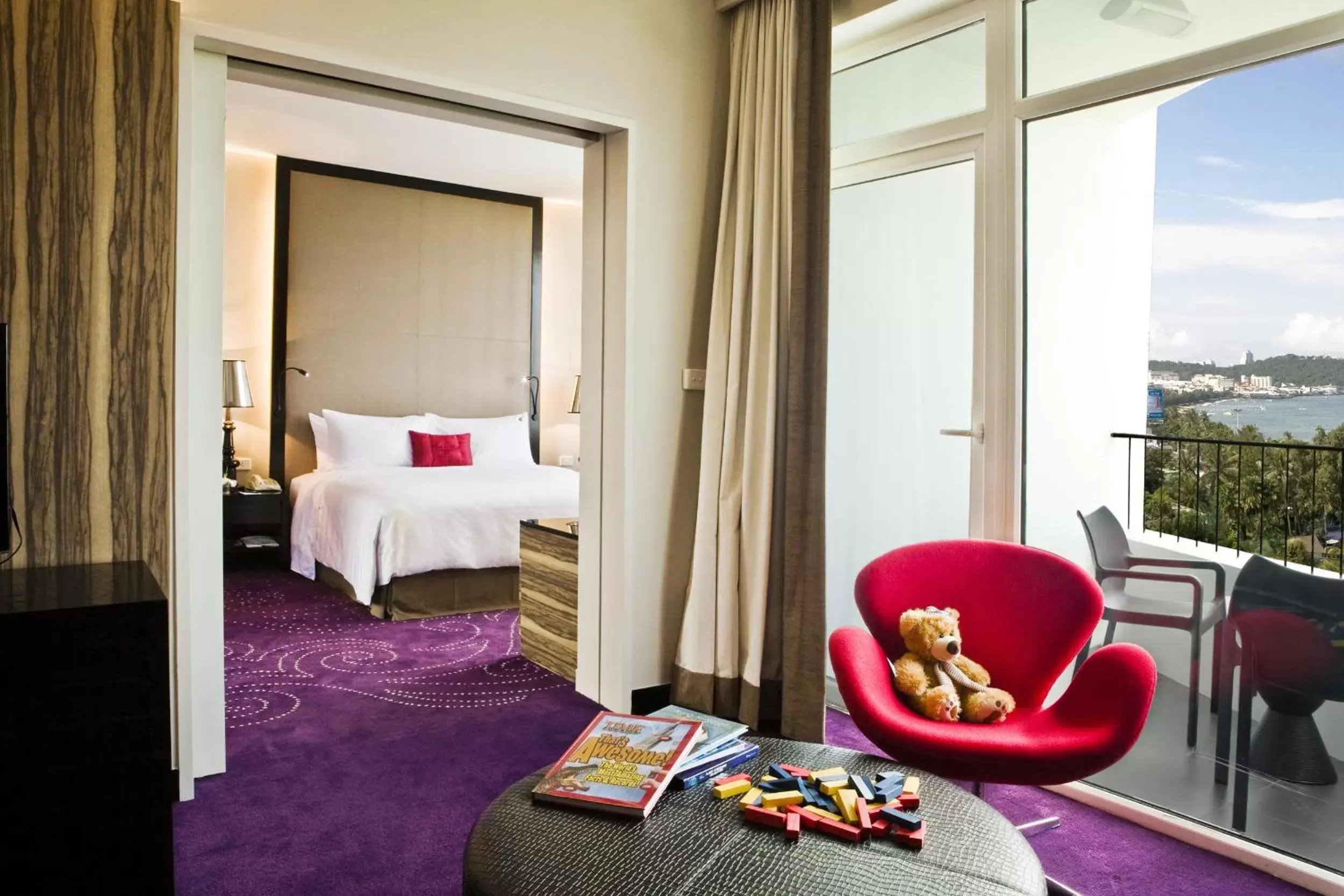 Bed in Hard Rock Hotel Pattaya (SHA Plus)
