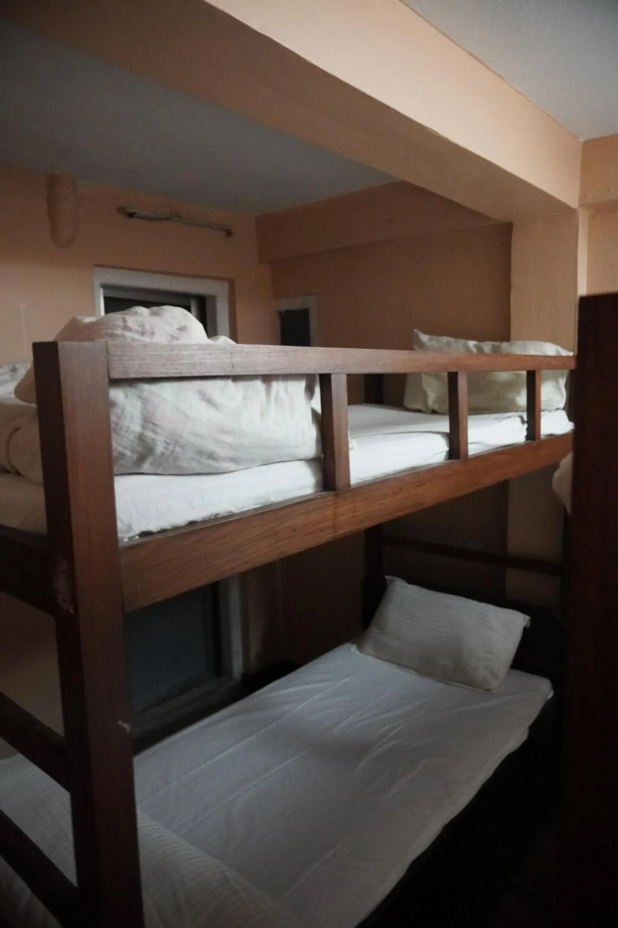 Bunk Bed in Hotel Travelers Home