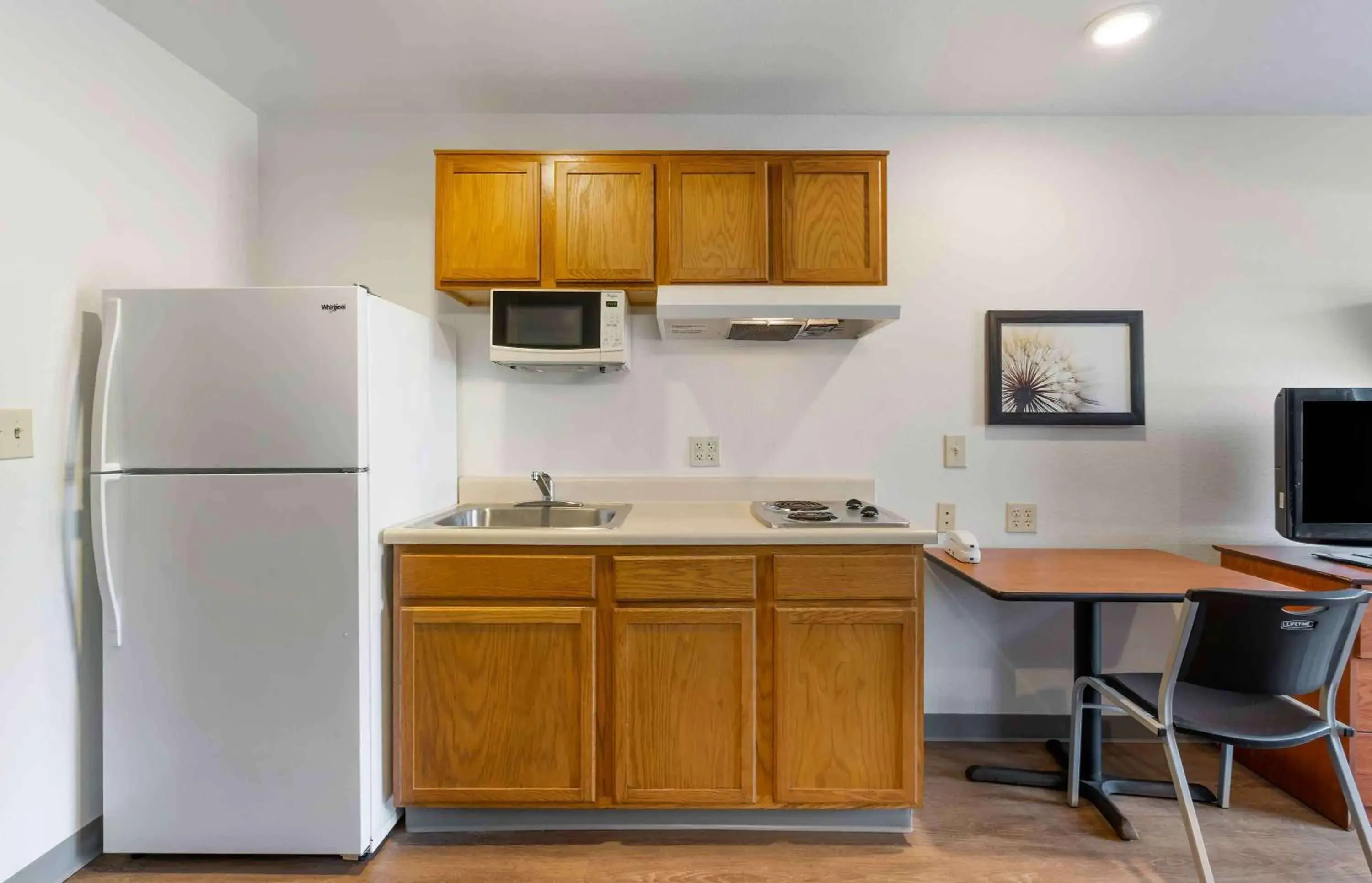 Bedroom, Kitchen/Kitchenette in Extended Stay America Select Suites - Lakeland