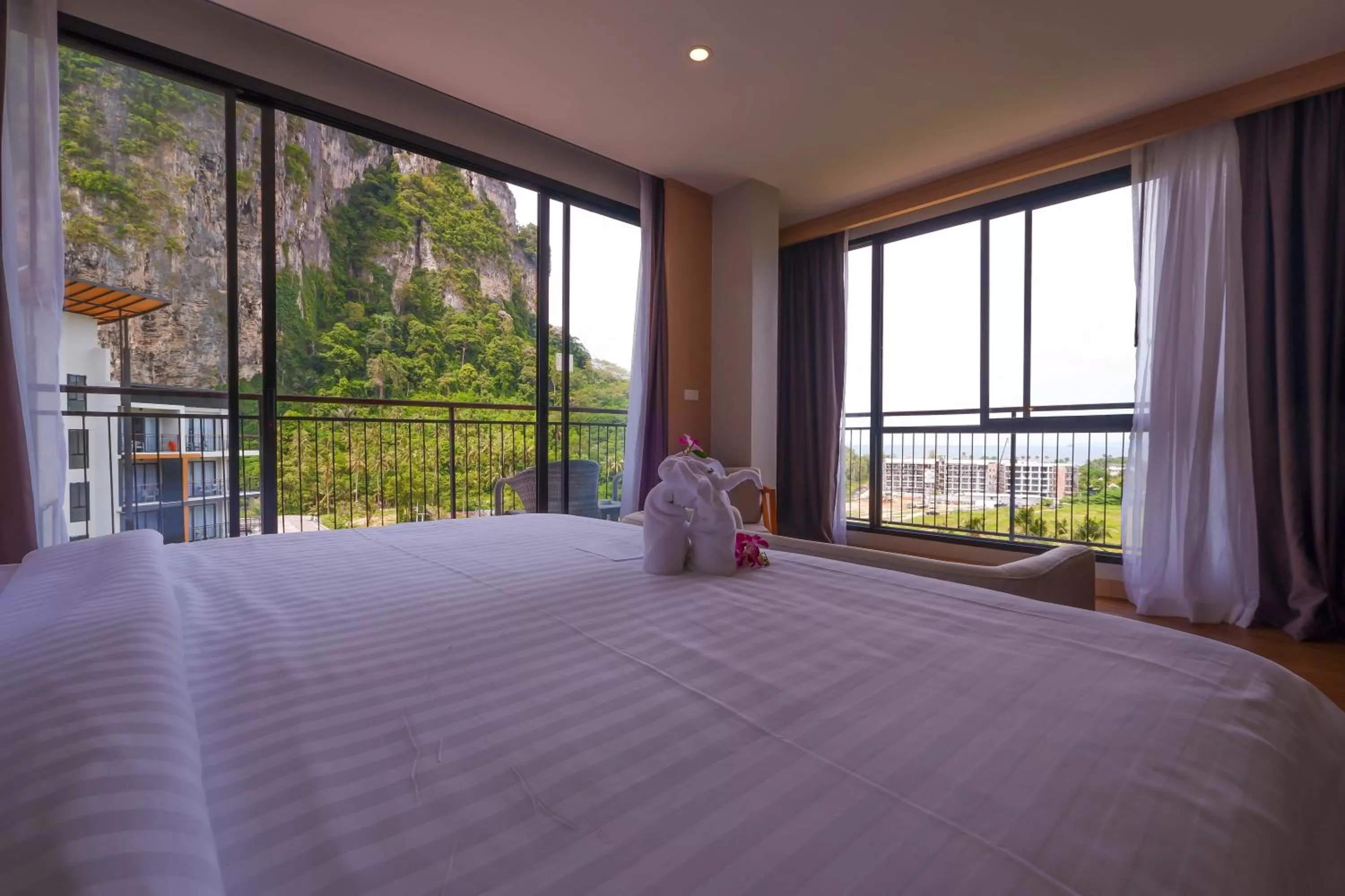 Bedroom, Bed in Sea Seeker Krabi Resort