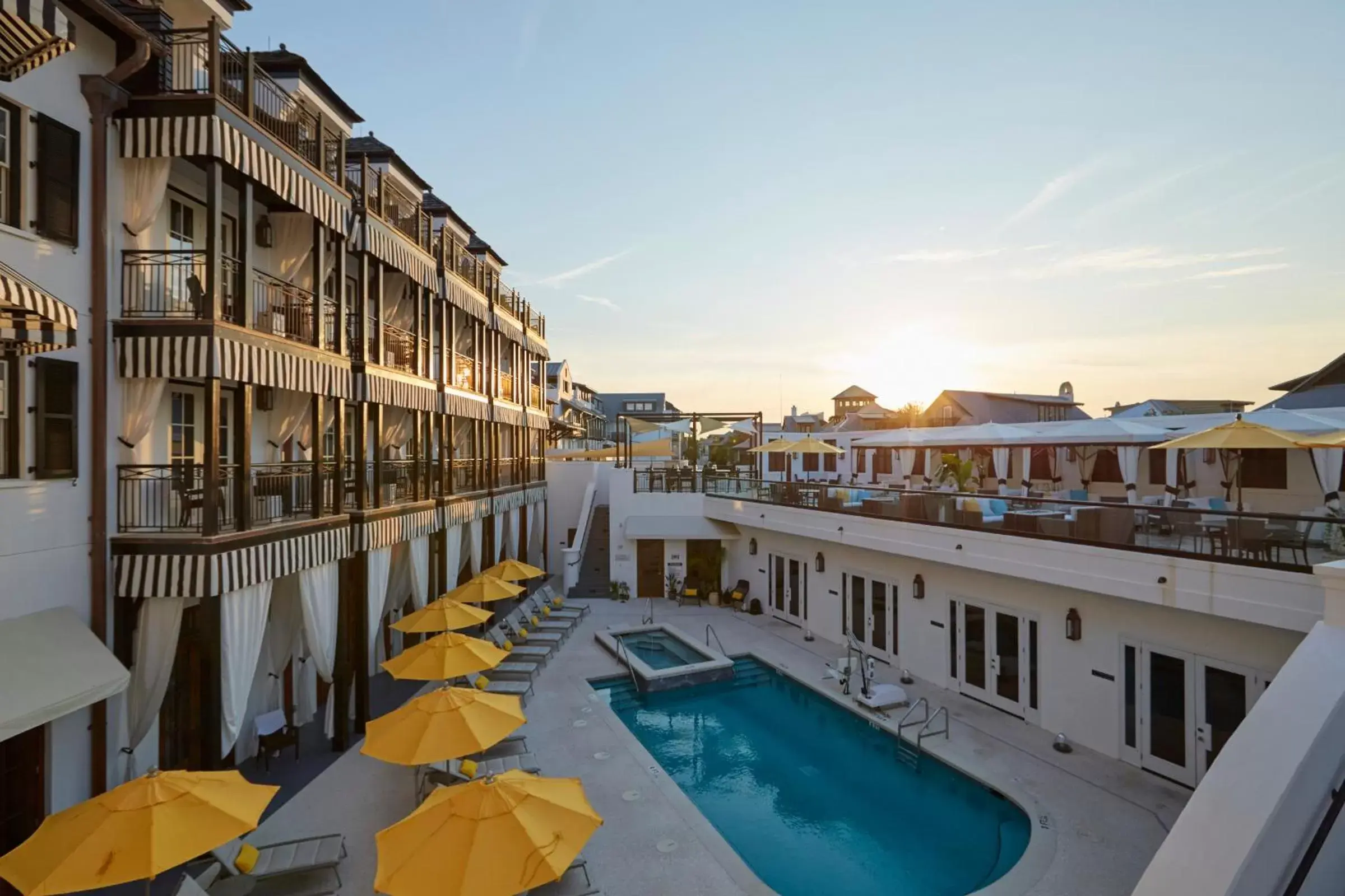 Balcony/Terrace, Pool View in The Pearl Hotel