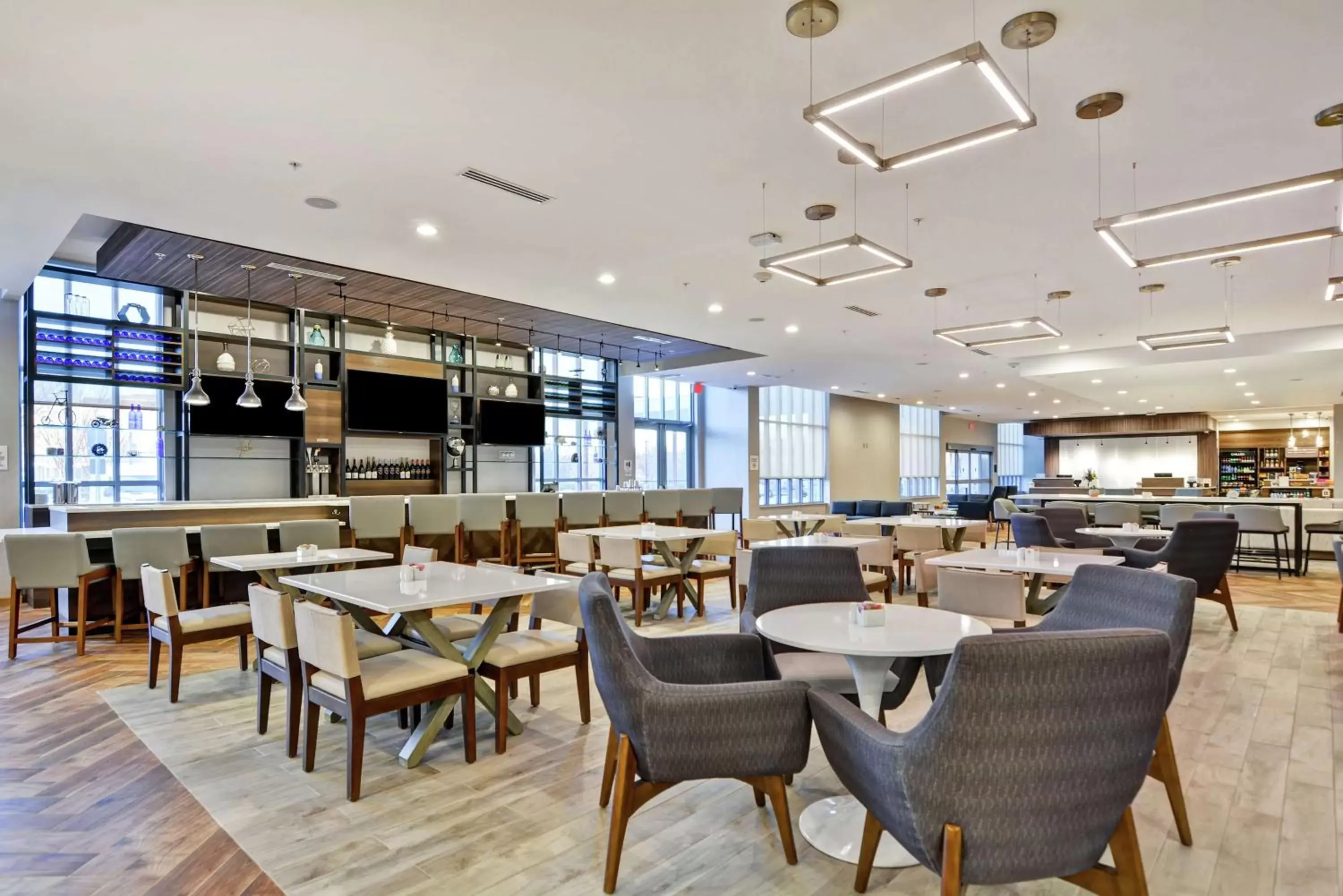 Dining area, Restaurant/Places to Eat in Hilton Garden Inn Princeton Lawrenceville