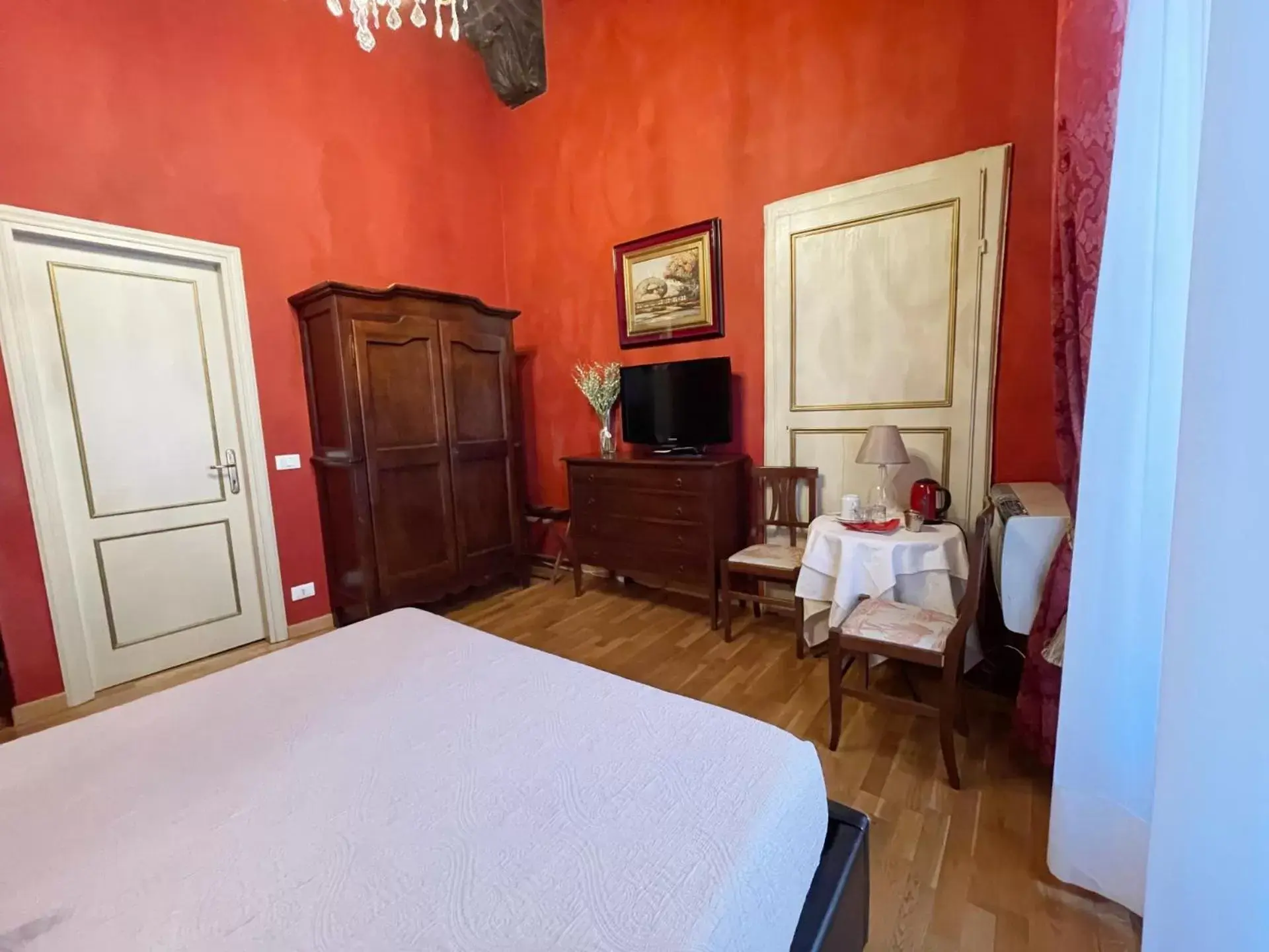 Bedroom, Bed in La Bohème