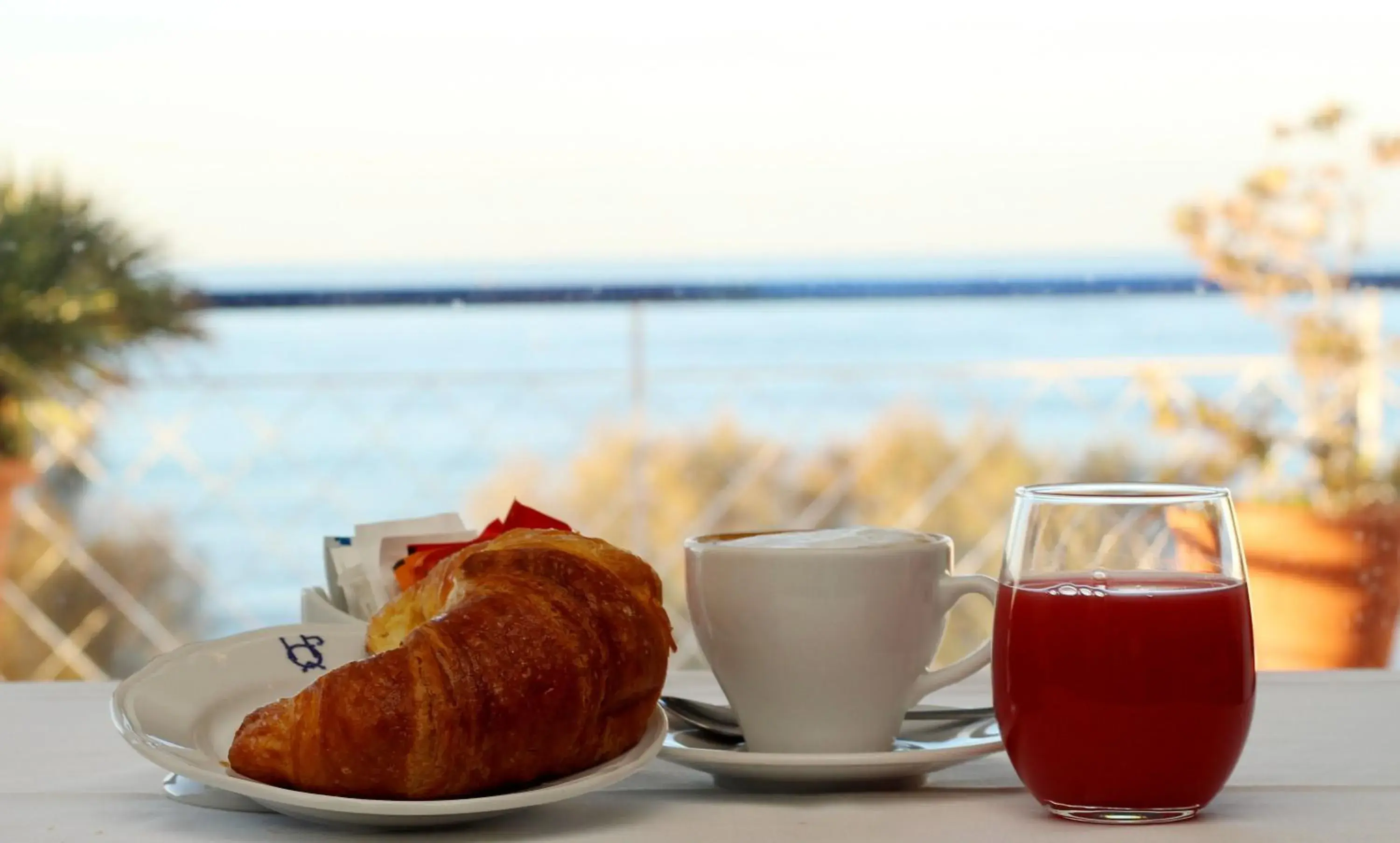 Buffet breakfast in Puntaquattroventi