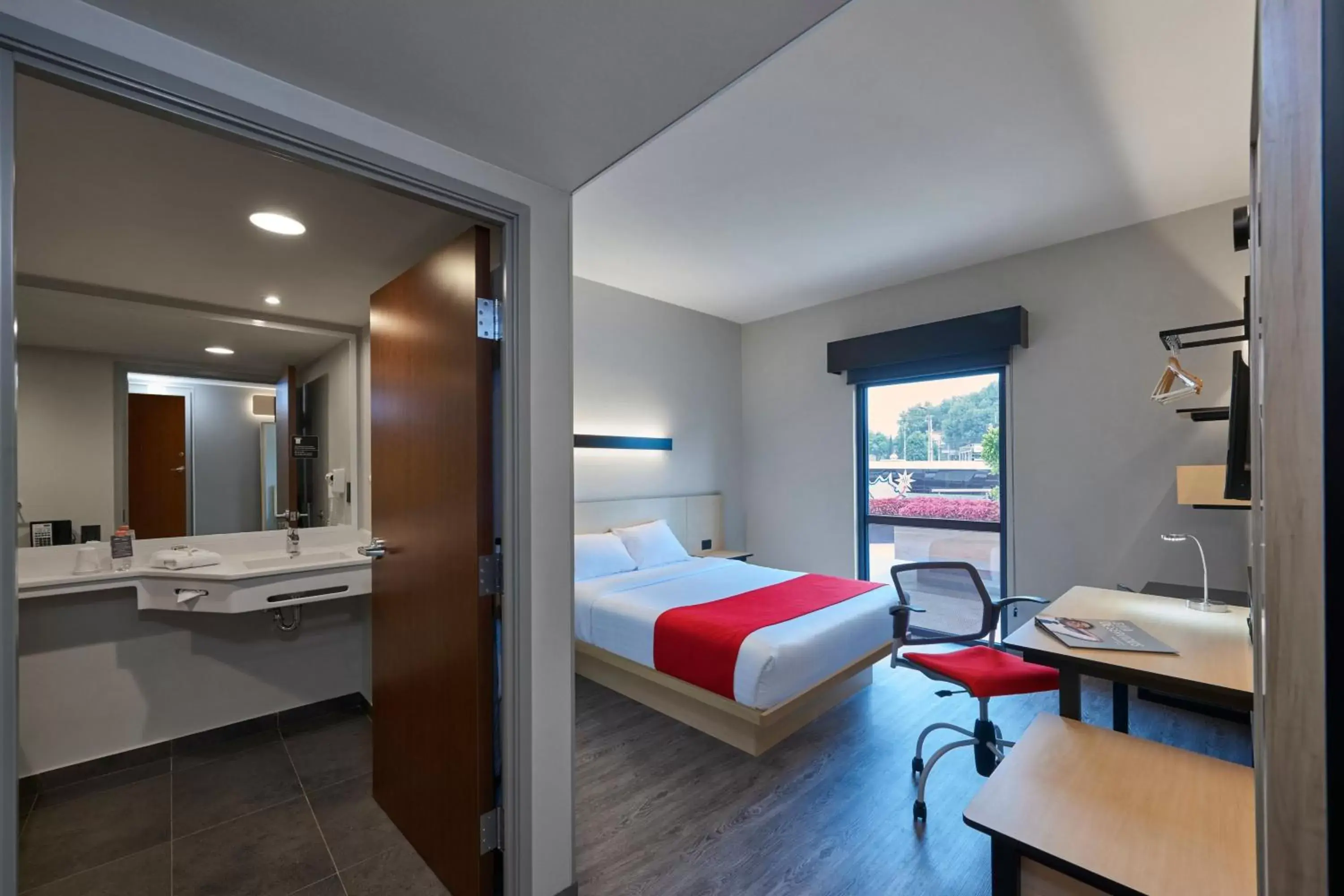 Photo of the whole room, Bed in City Express Plus by Marriott Periferico Sur Tlalpan