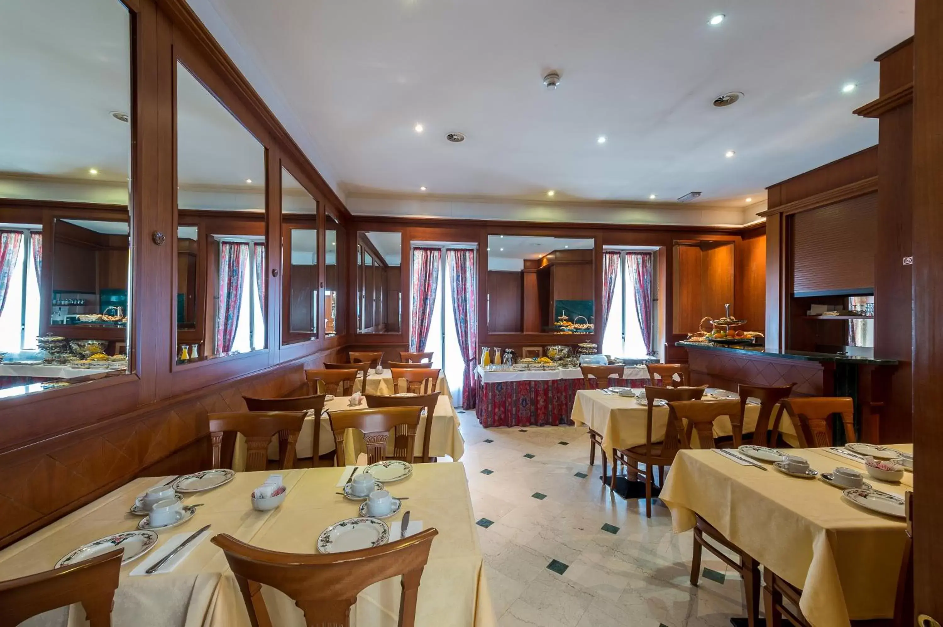 Restaurant/places to eat in Hotel Diplomate Restaurant/places to eat in Hotel Diplomate