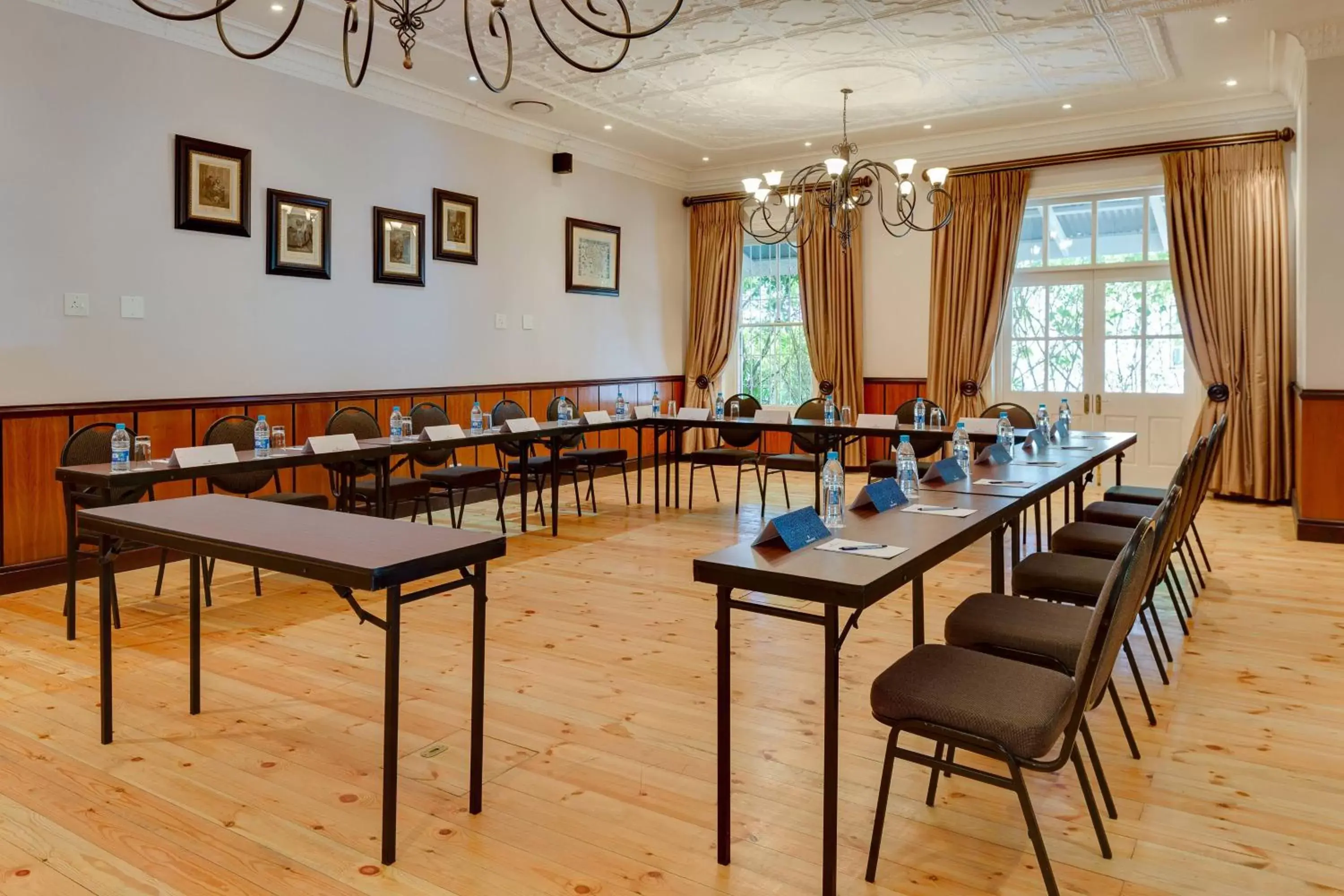 Meeting/conference room in Protea Hotel by Marriott Dorpshuis & Spa Stellenbosch