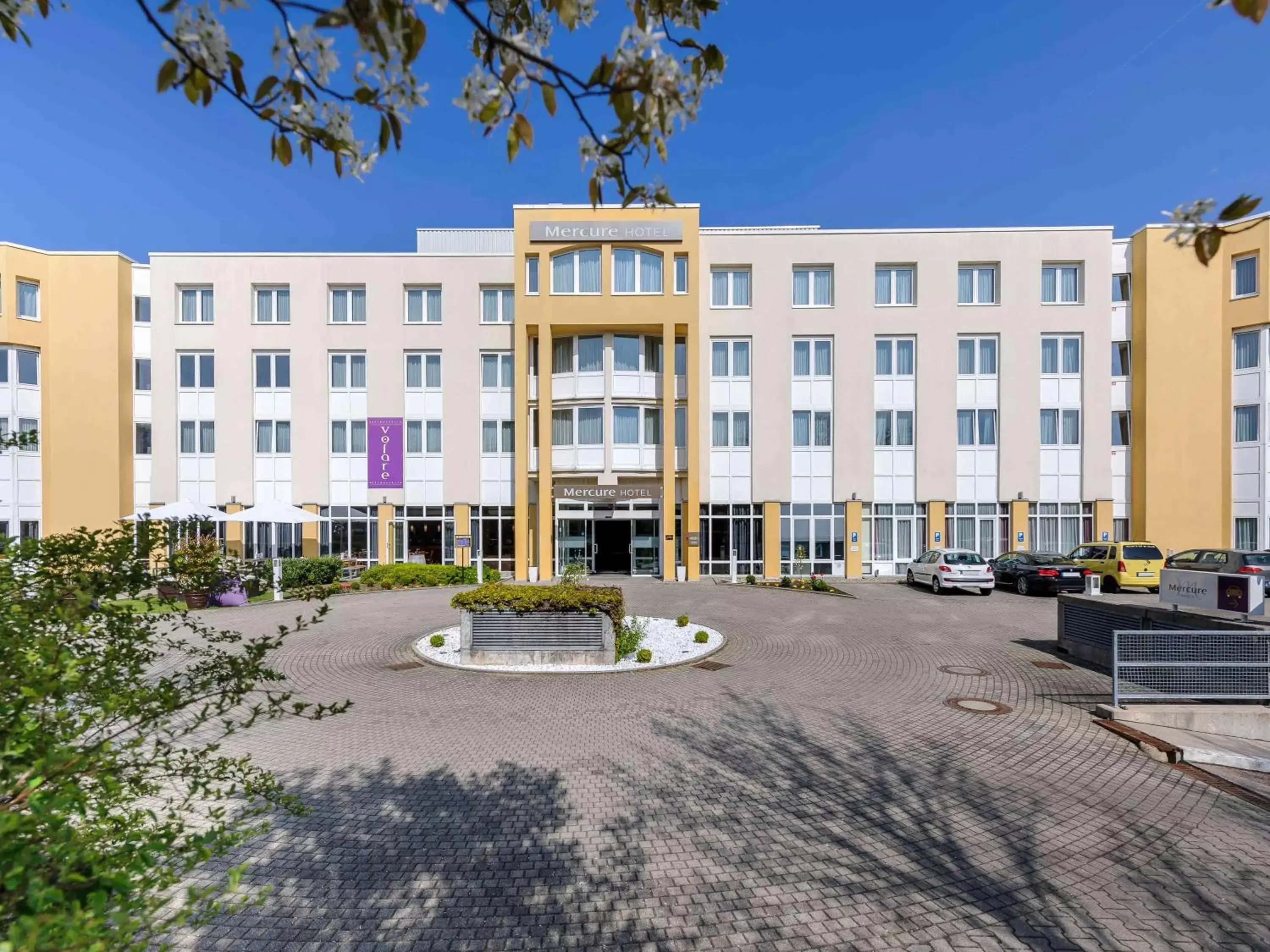 Property building in Mercure Hotel Stuttgart Gerlingen Property building in Mercure Hotel Stuttgart Gerlingen