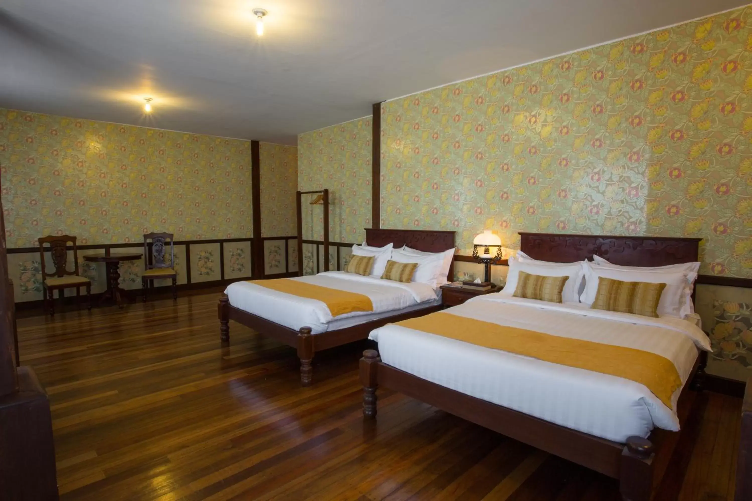 Photo of the whole room, Bed in Las Casas Filipinas de Acuzar