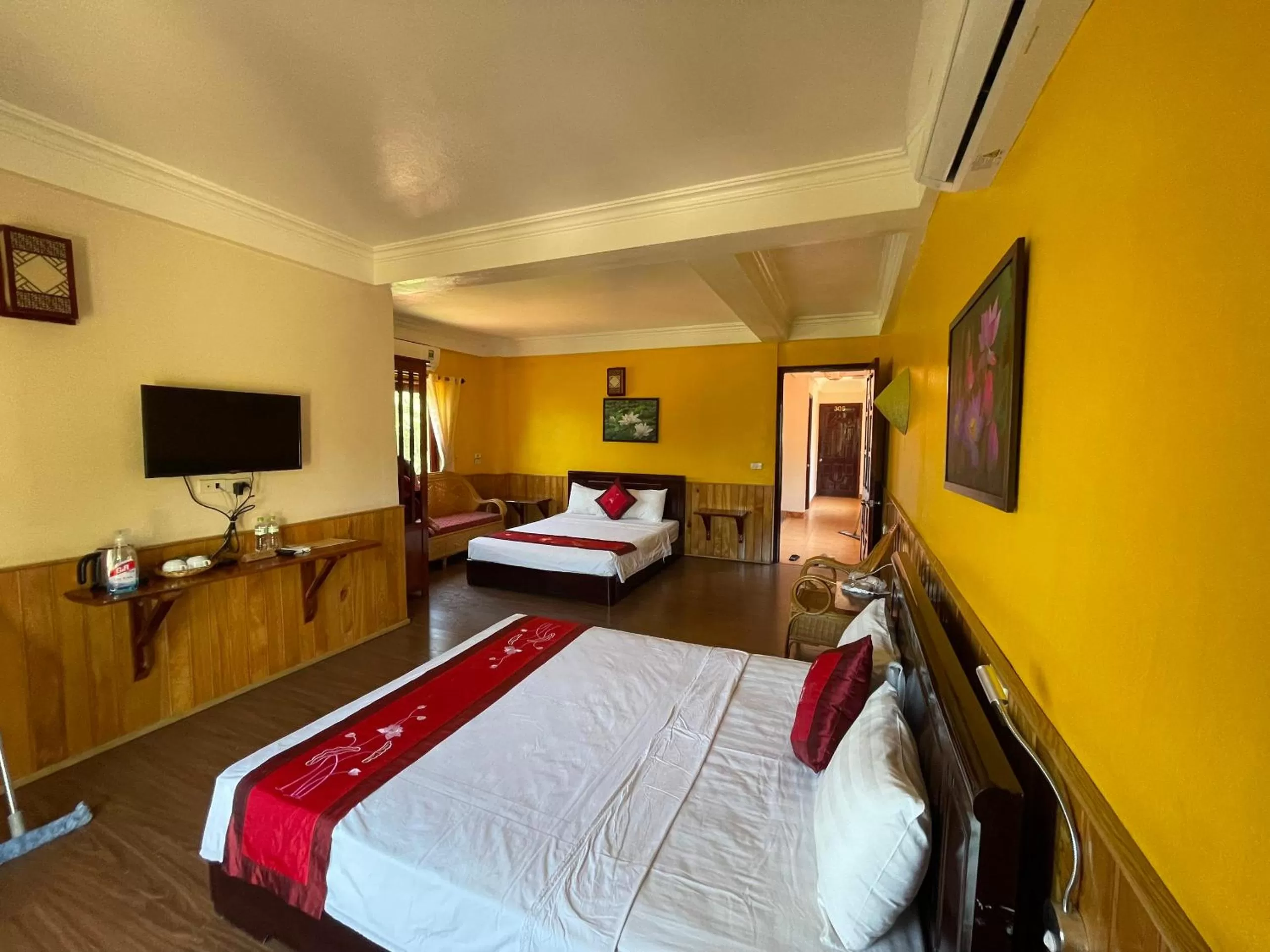 Bed in Chez Loan Hotel