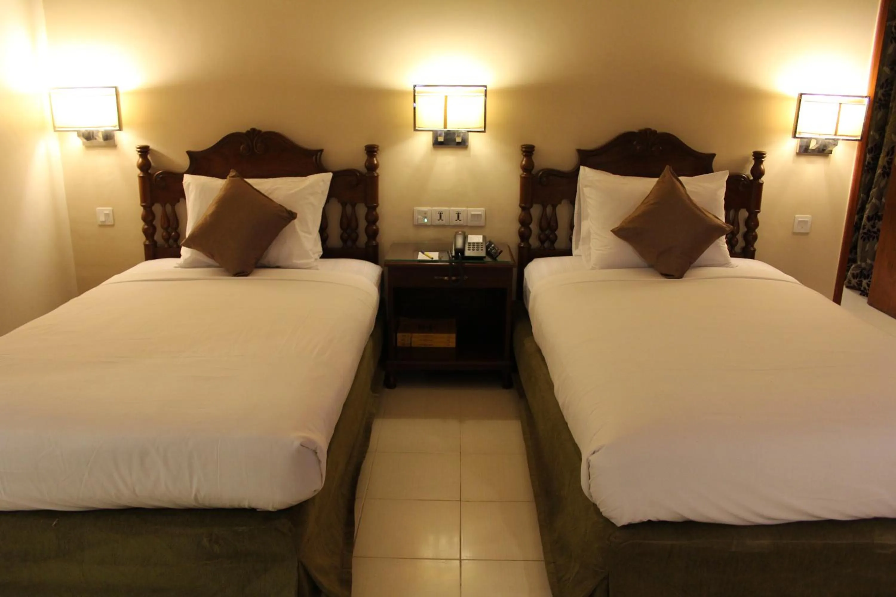 Regent Plaza Hotel & Convention Center