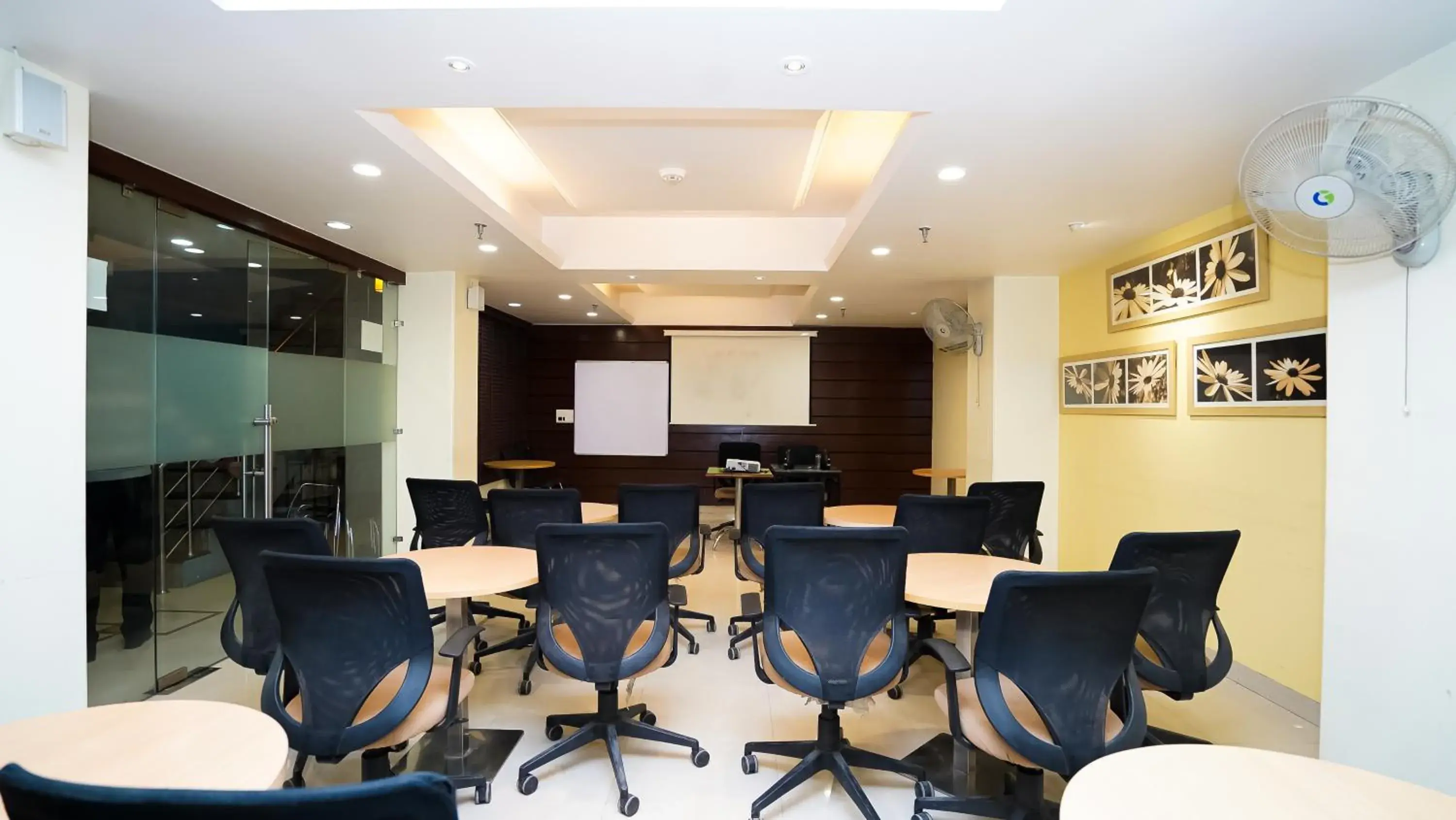 Meeting/conference room in Hotel Pooja Palace