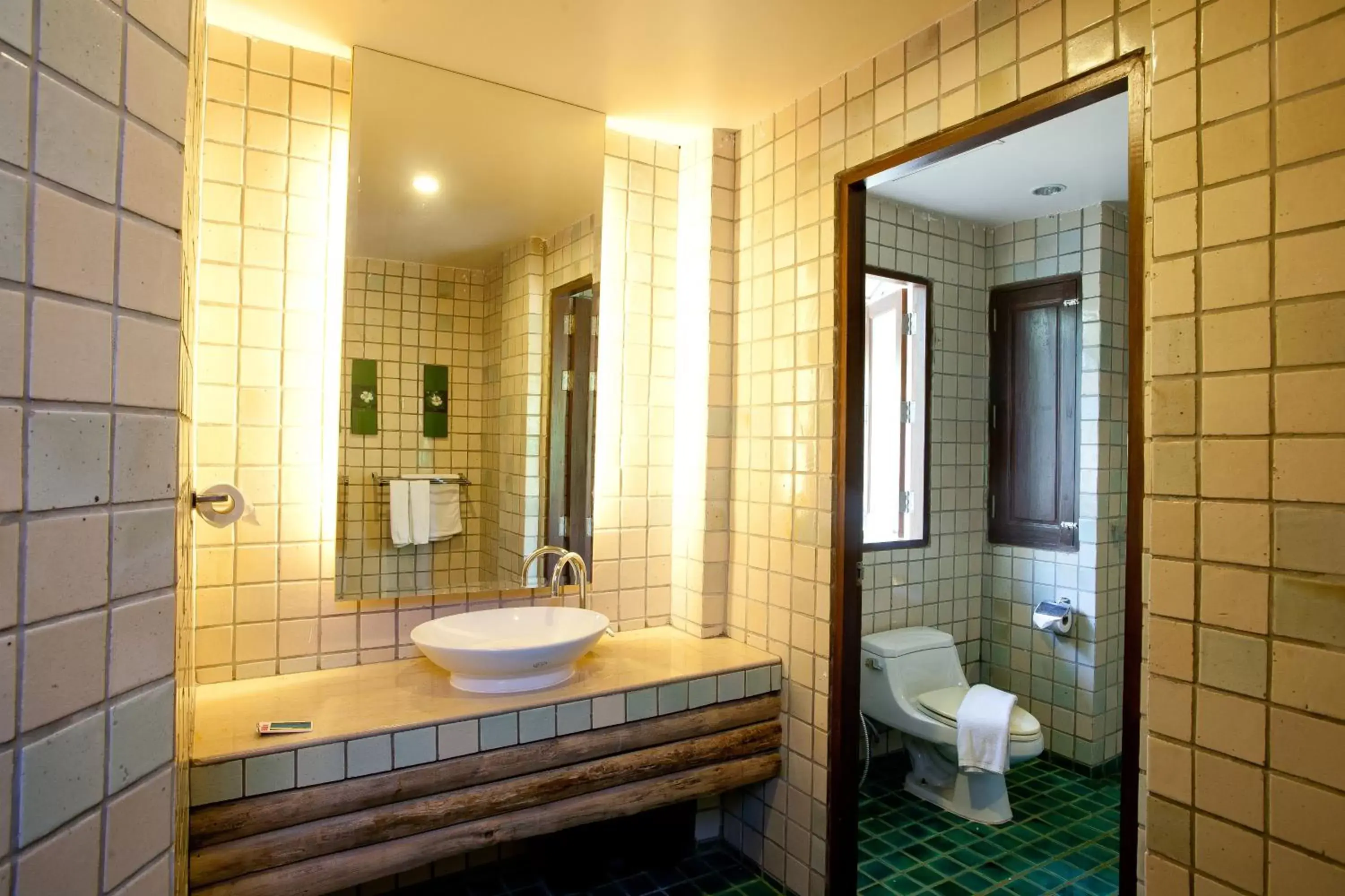Day, Bathroom in Tanaosri Resort