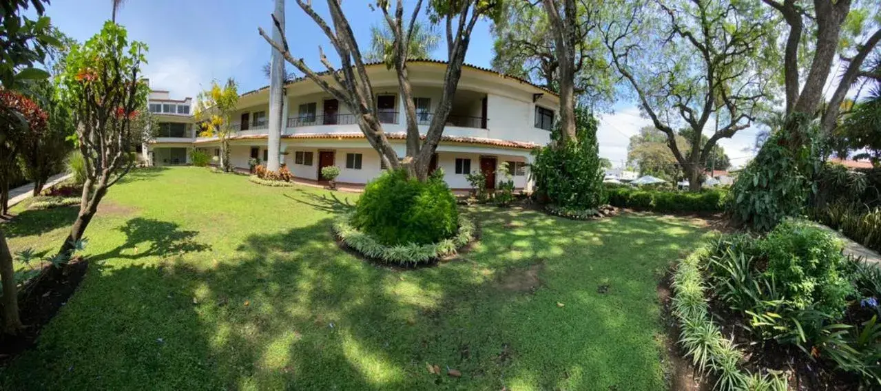 Garden, Property Building in Hotel Posada Quinta Las Flores