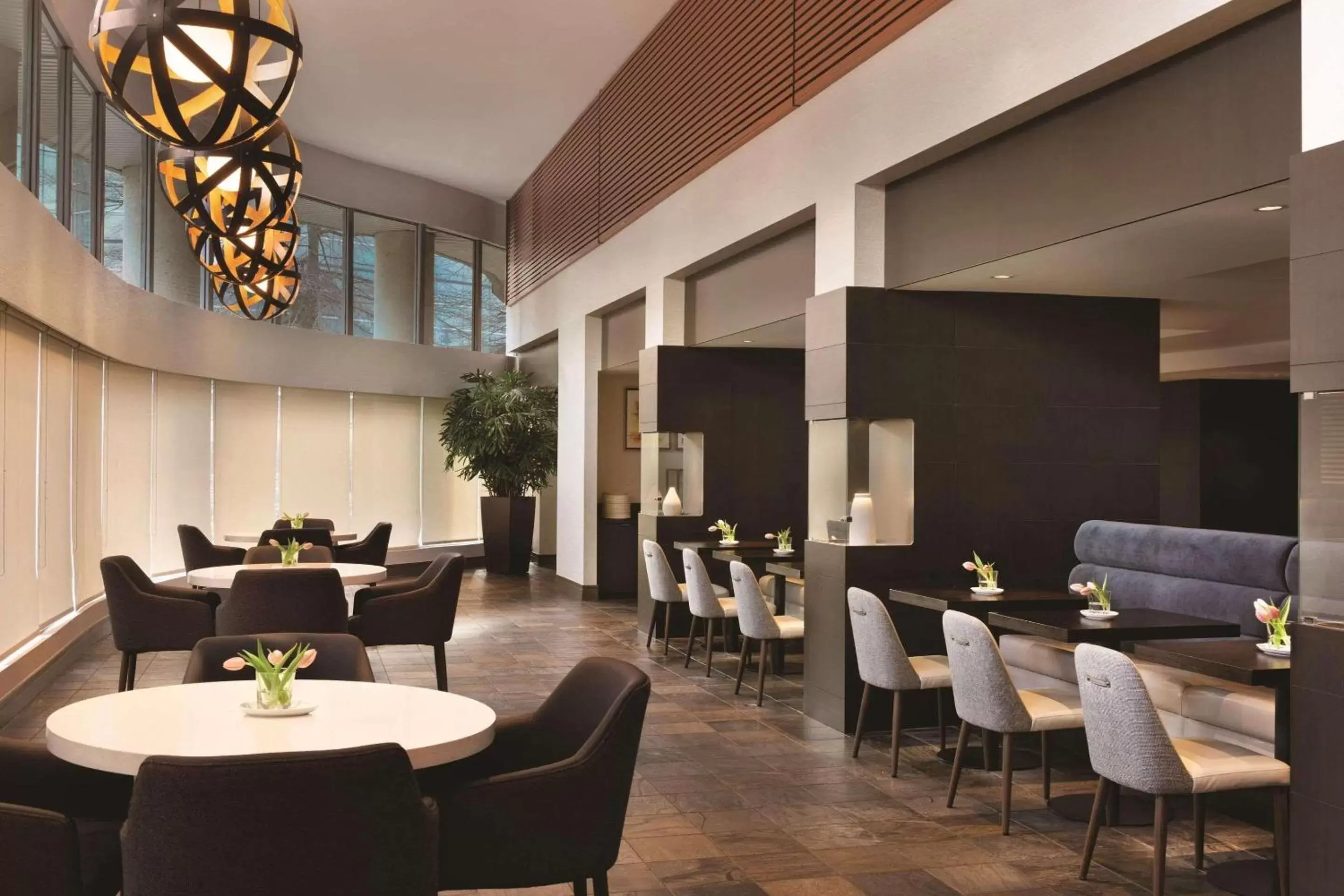 Restaurant/Places to Eat in Radisson Hotel Vancouver Airport