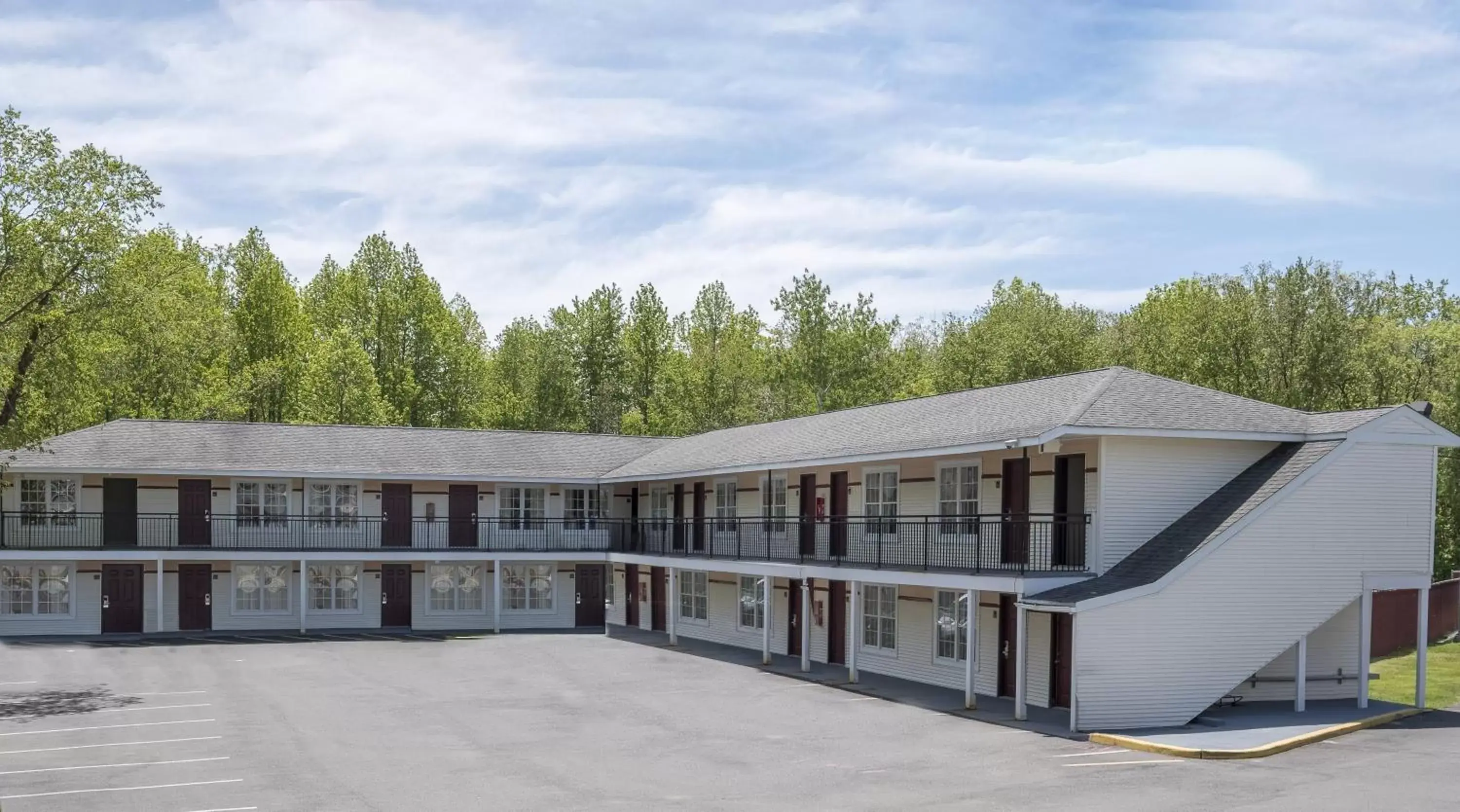 Property Building in Red Roof Inn Neptune - Jersey Shore