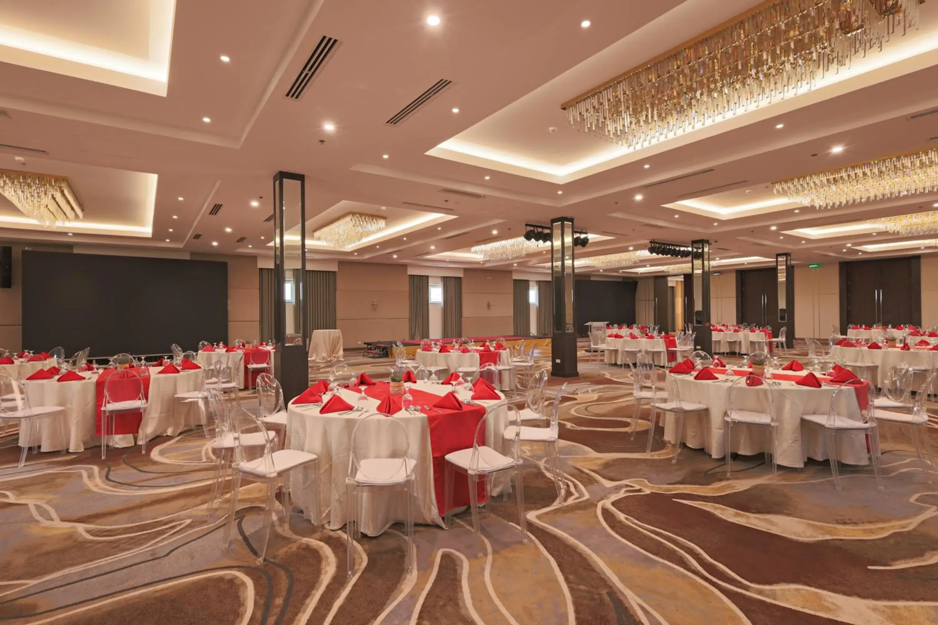 Restaurant/places to eat, Banquet Facilities in Best Western Plus Metro Clark