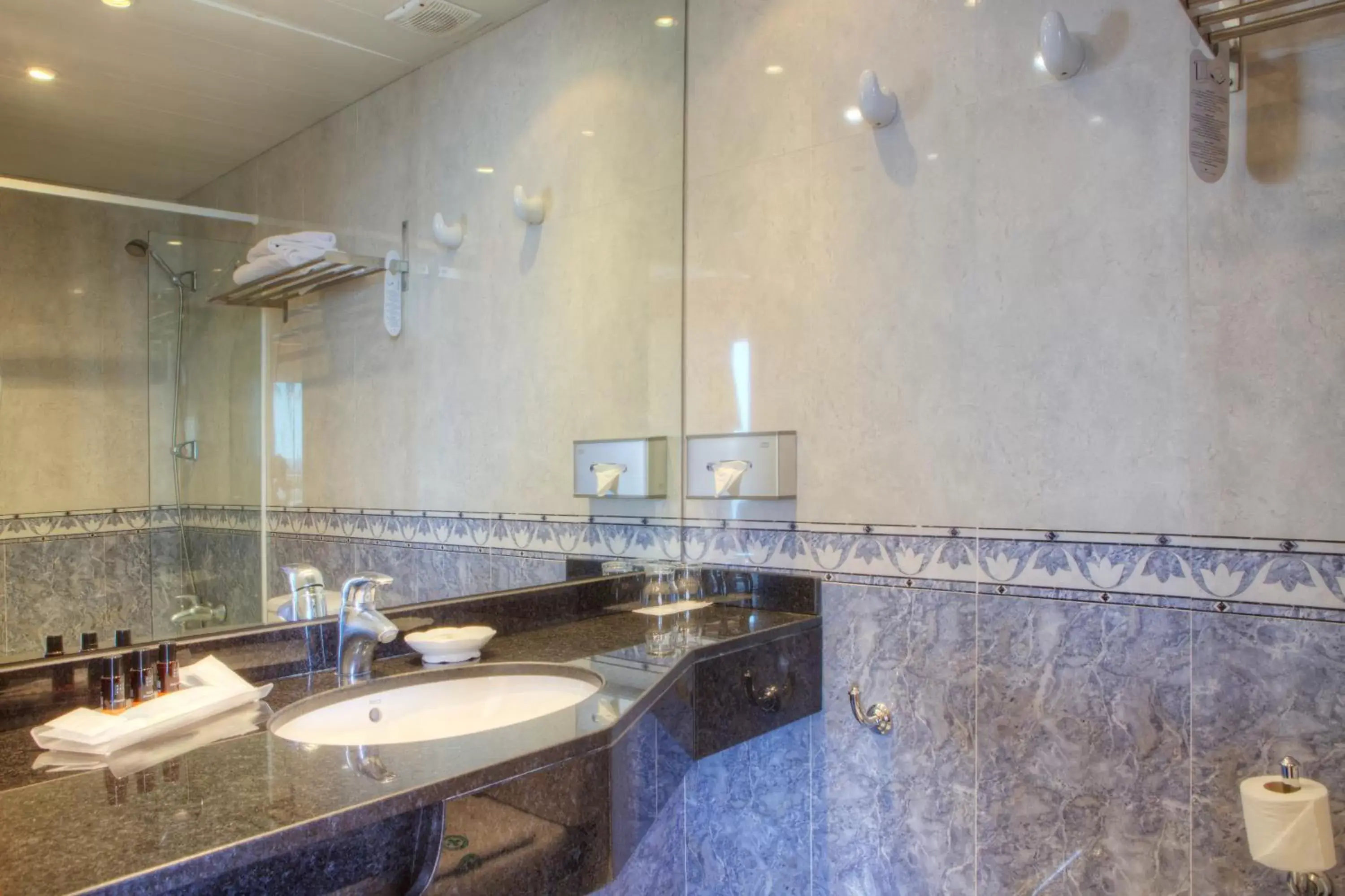 Bathroom in Sunway Playa Golf & Spa Sitges