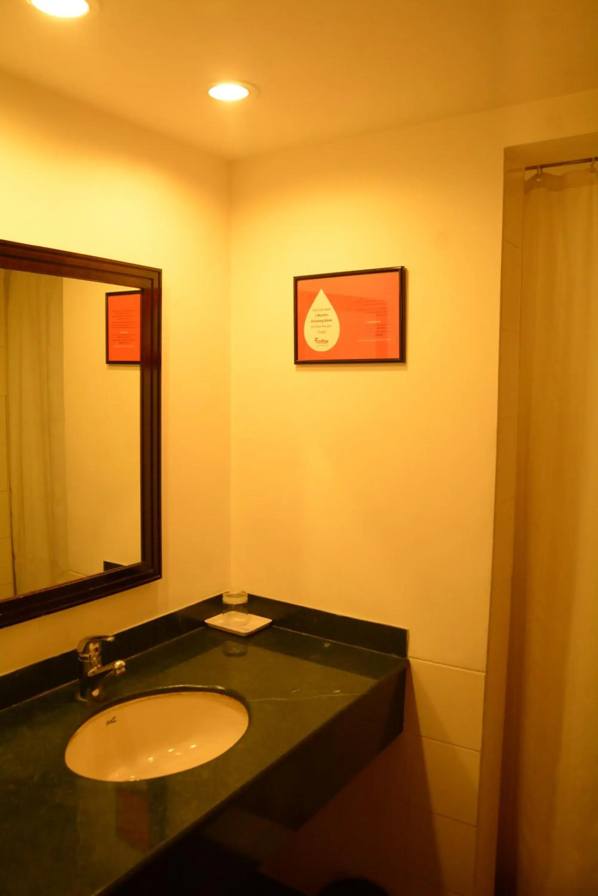 Bathroom in Red Fox Hotel, Jaipur