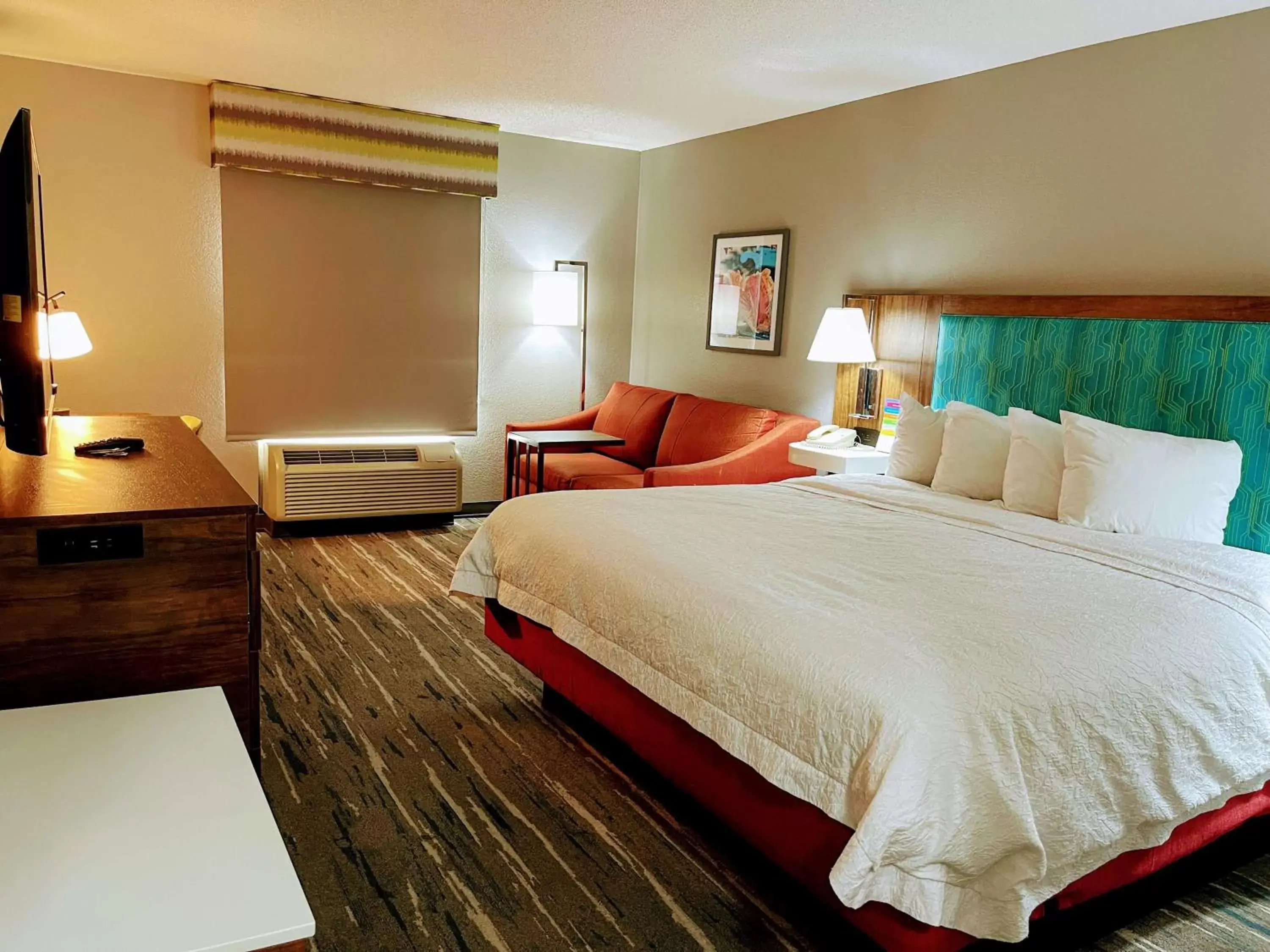 Bedroom, Bed in Hampton Inn & Suites Pensacola I-10 N at University Town Plaza