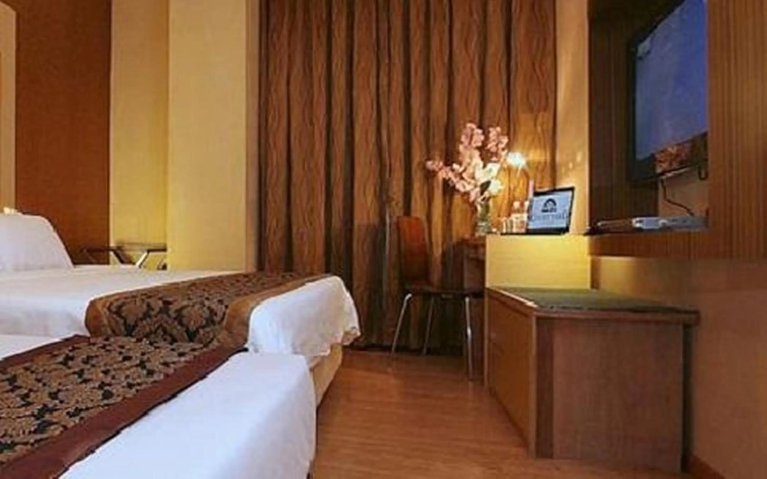 Decorative detail, Bed in Courtyard Hotel 1Borneo